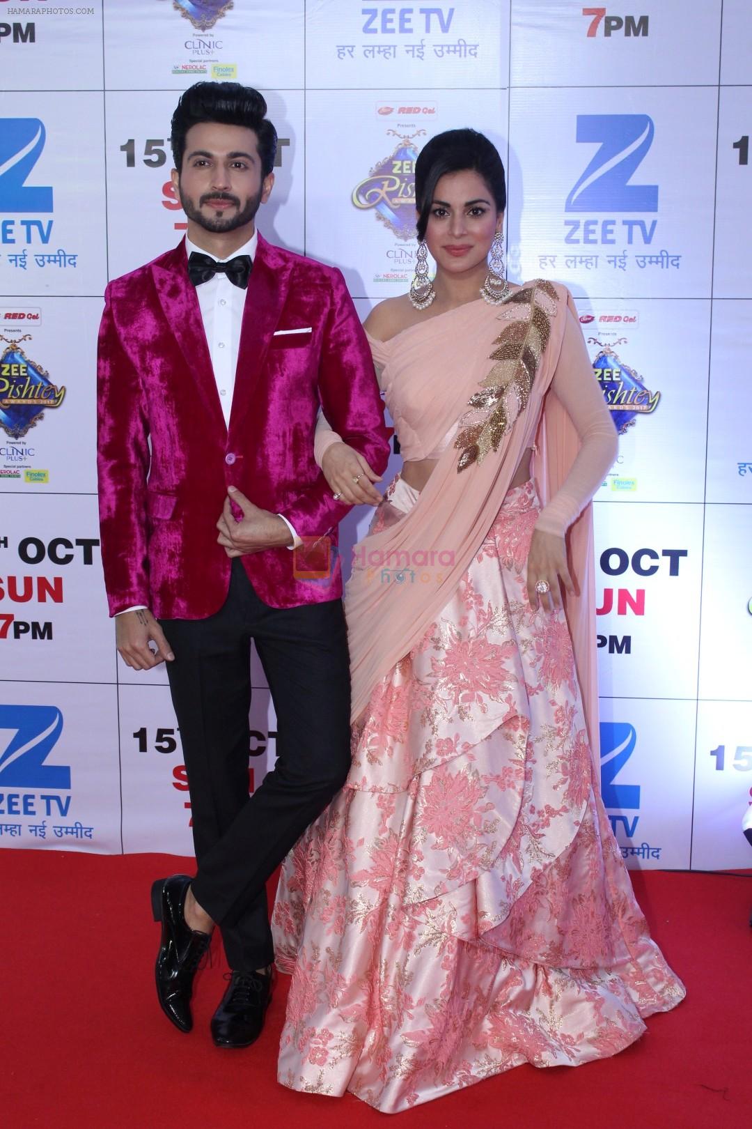 Dheeraj Dhoopar at the Red Carpet Of The Grand Celebration Of Zee Rishtey Awards 2017 on 10th Sept 2017