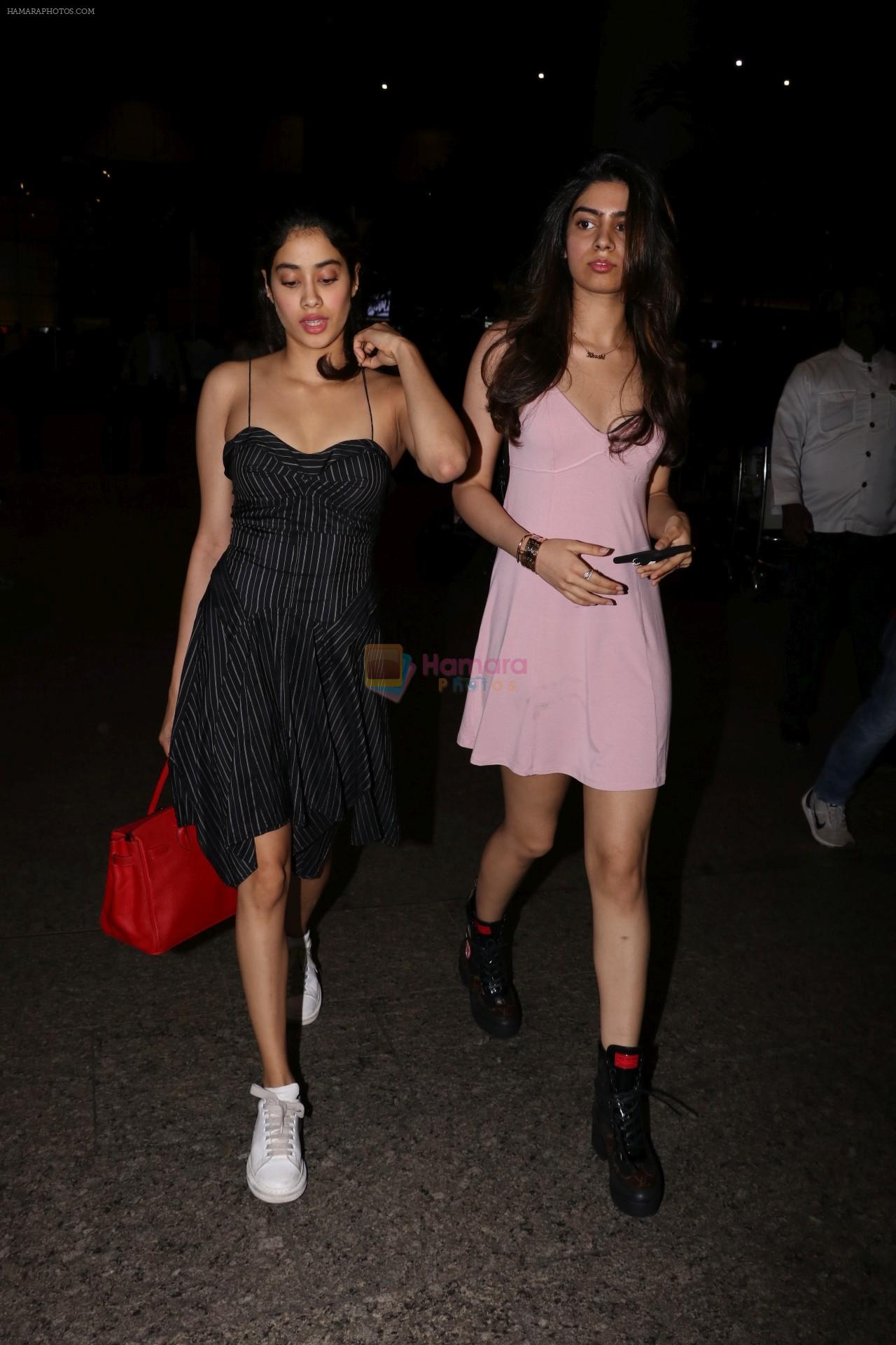 Jhanvi Kapoor, Khushi Kapoor spotted at airport on 18th Sept 2017