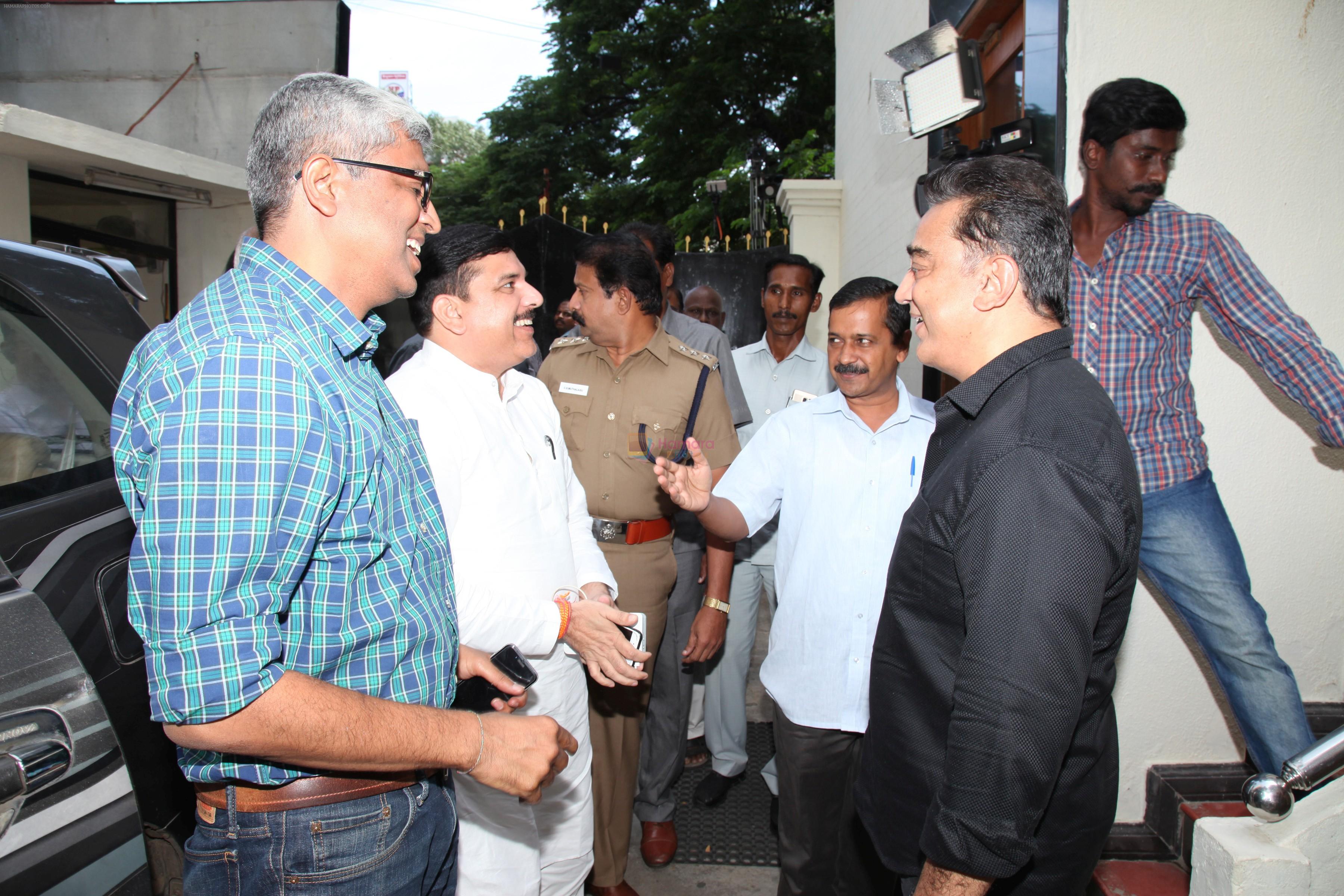 Mr. Kamal Haasan with Delhi�s CM Arvind Kejriwal IMG_4177
