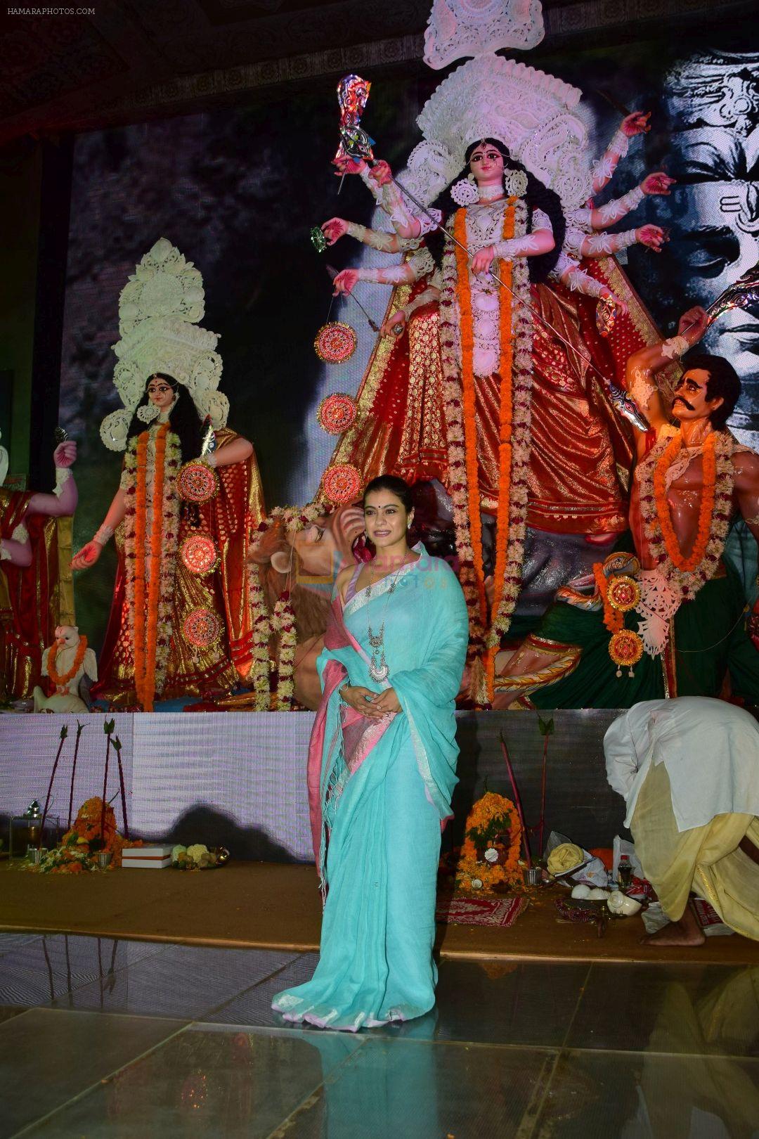 Kajol At Durga Puja 2017 on 27th Sept 2017