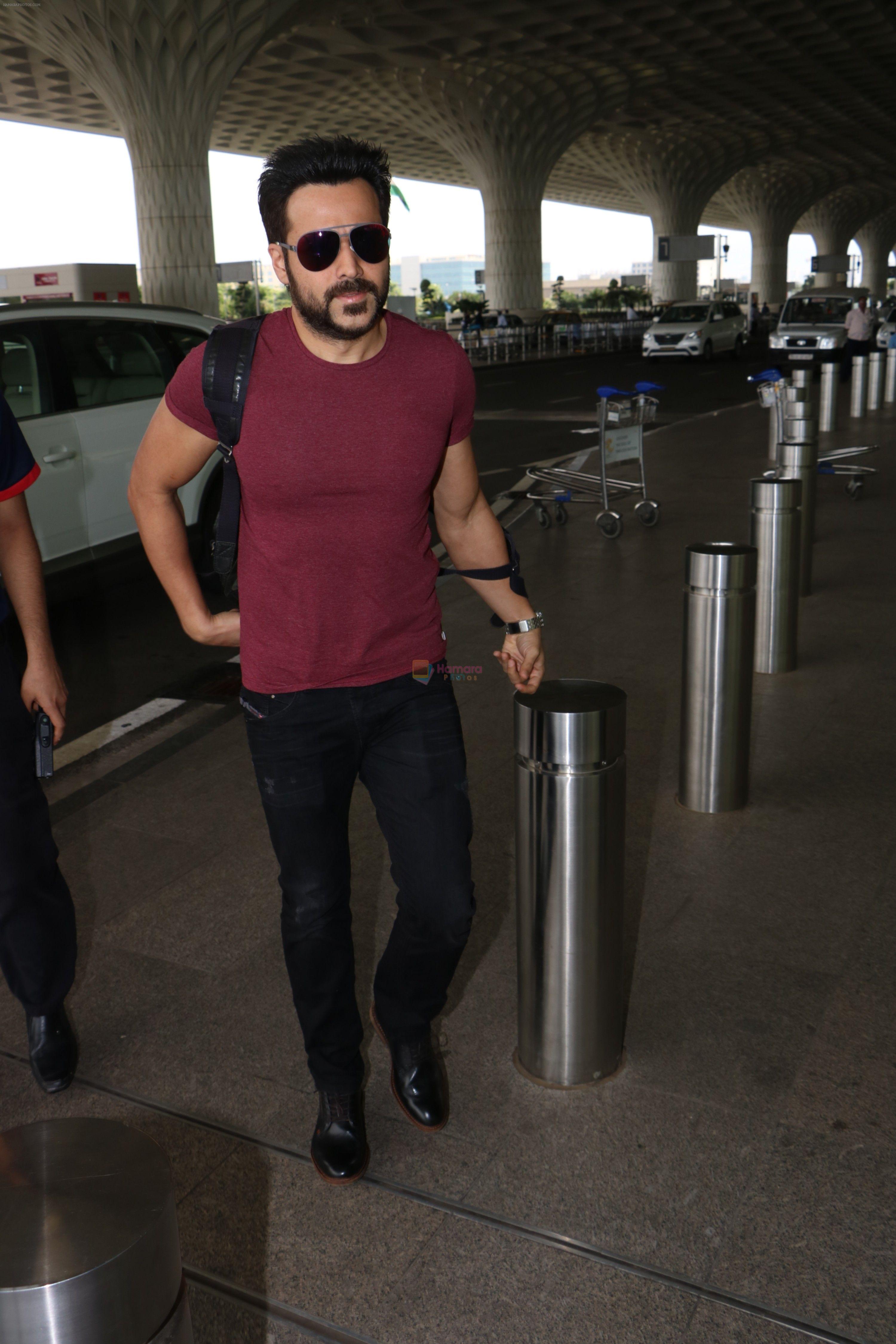 Emraan Hashmi Spotted At Airport on 27th Sept 2017