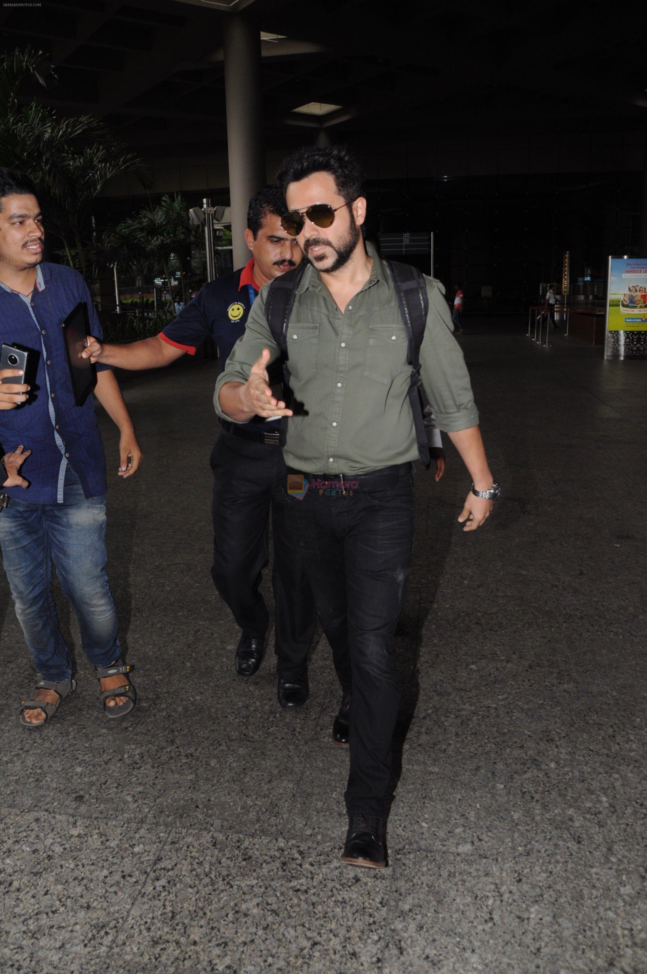 Emraan Hashmi Spotted At Airport on 29th Sept 2017