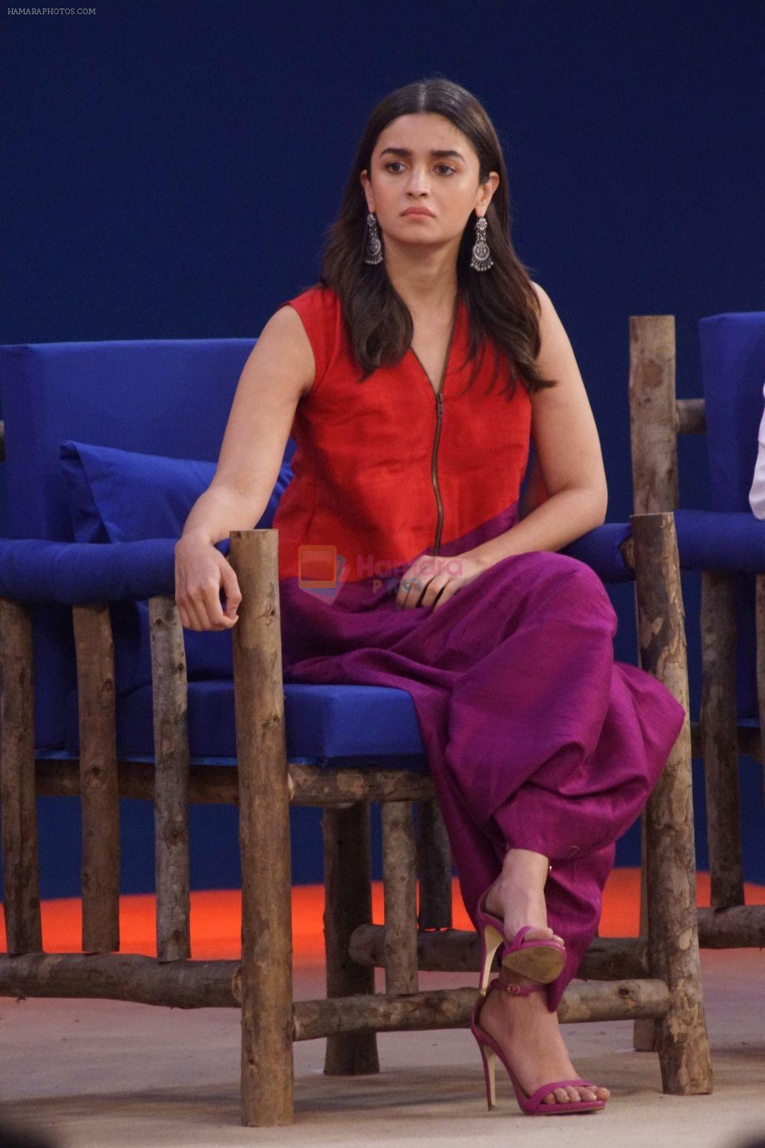 Alia Bhatt At Rashtriya Swachhta Diwas on 3rd Oct 2017