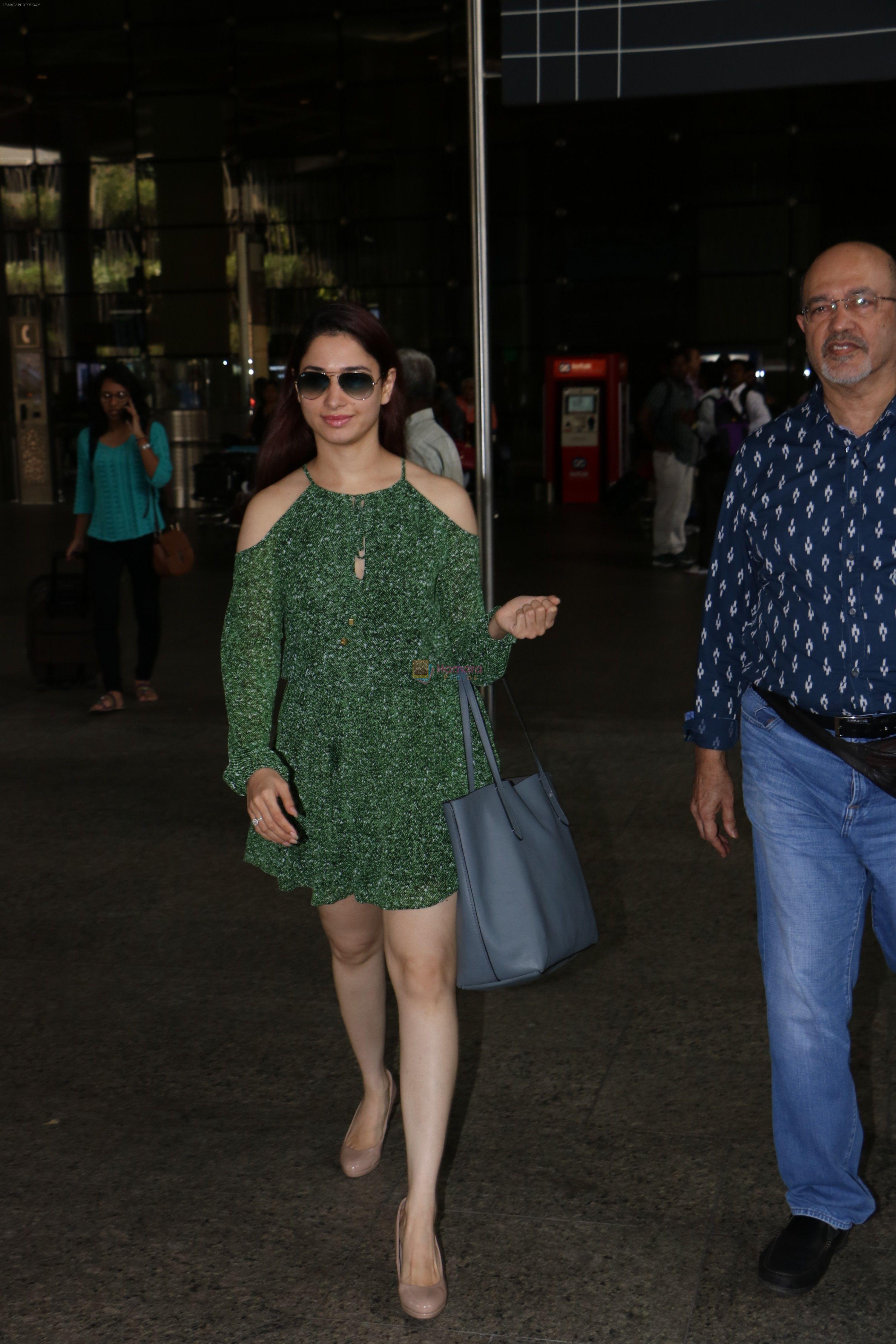 Tamannaah Bhatia & Her Dad Santhosh Bhatia Spotted At Airport on 2nd Oct 2017