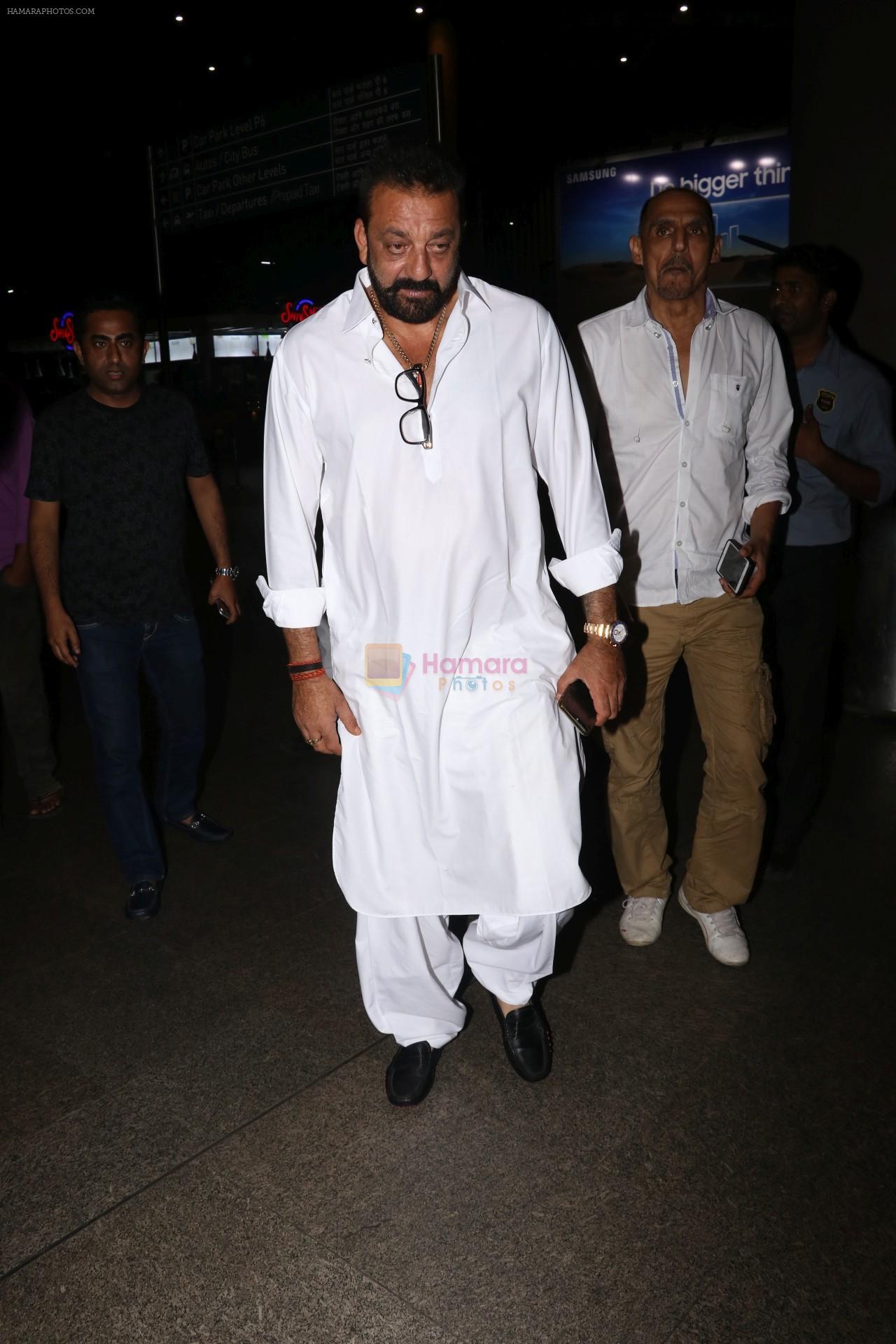 Sanjay Dutt Spotted At Airport on 12th Oct 2017