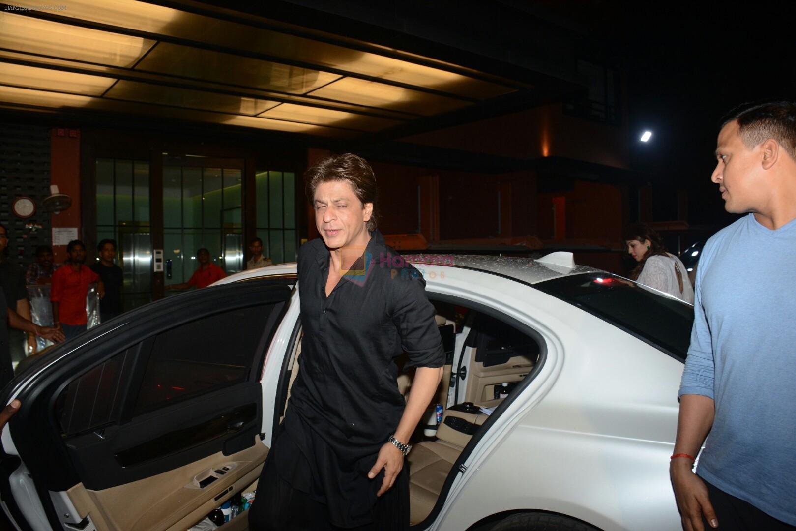 Shah Rukh Khan At Arpita Khan's Pre-Diwali Bash on 13th Oct 2017