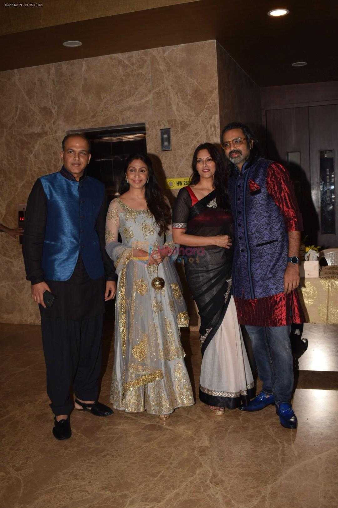 Ashutosh Gowariker, Sunita Gowariker attend Producer Ramesh Taurani Diwali Party on 15th Oct 2017
