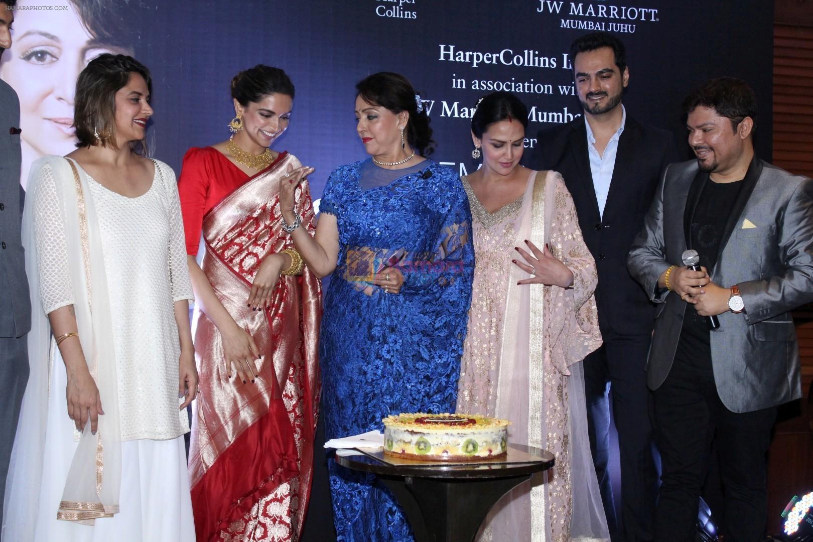 Deepika Padukone, Esha Deol, Hema Malini, Ahana Deol At Launch Of Hema Malini Biography Beyond The Dream Girl on 16th Oct 2017