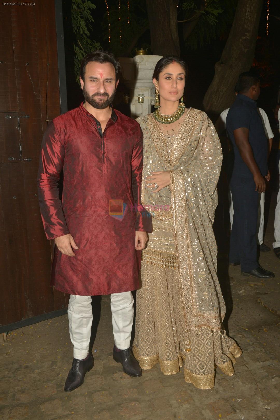 Kareena Kapoor, Saif Ali Khan at Anil Kapoor's Diwali party in juhu home on 20th Oct 2017