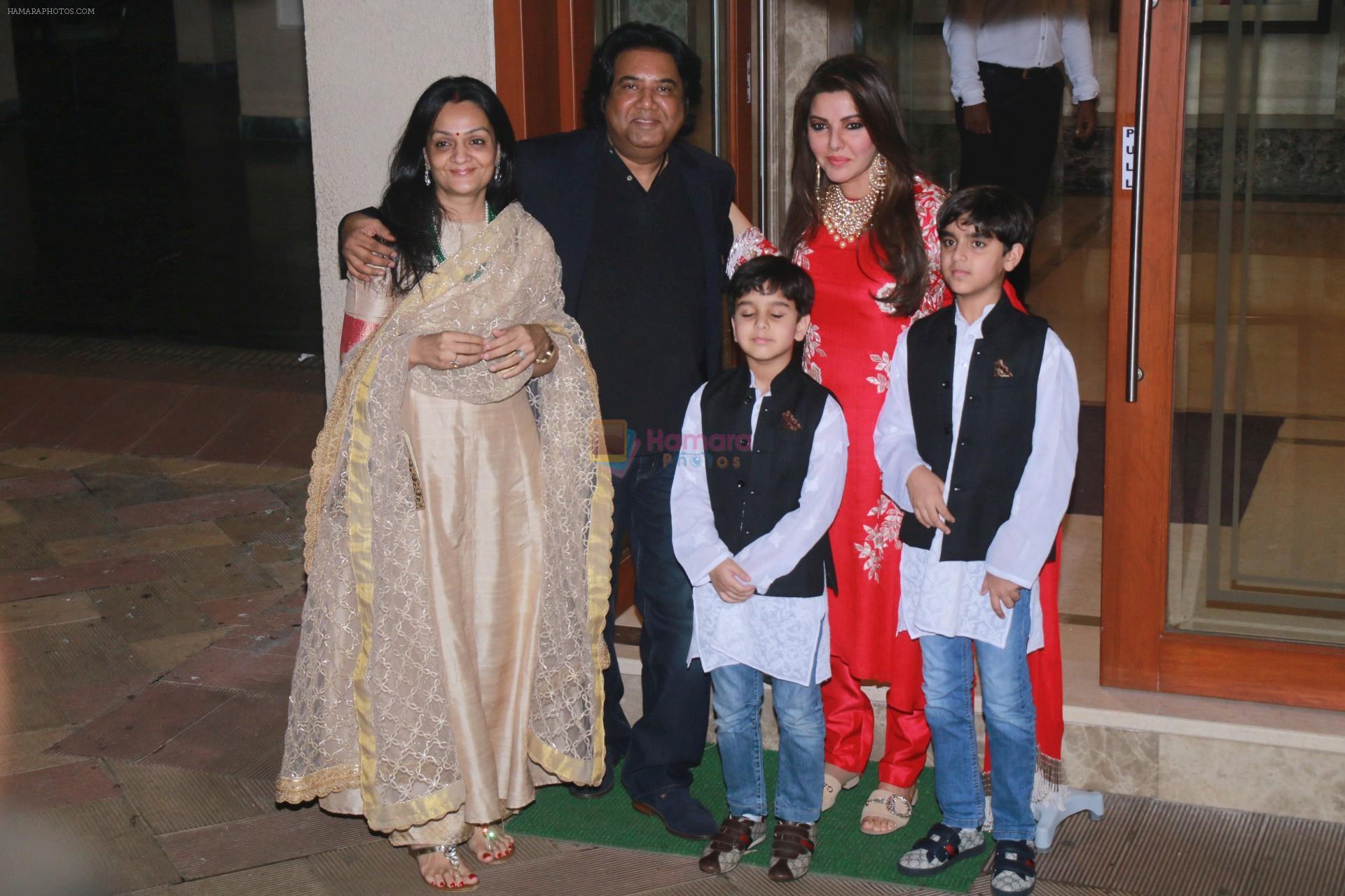 Kehkashan Patel at Sanjay Dutt's Diwali party on 20th Oct 2017