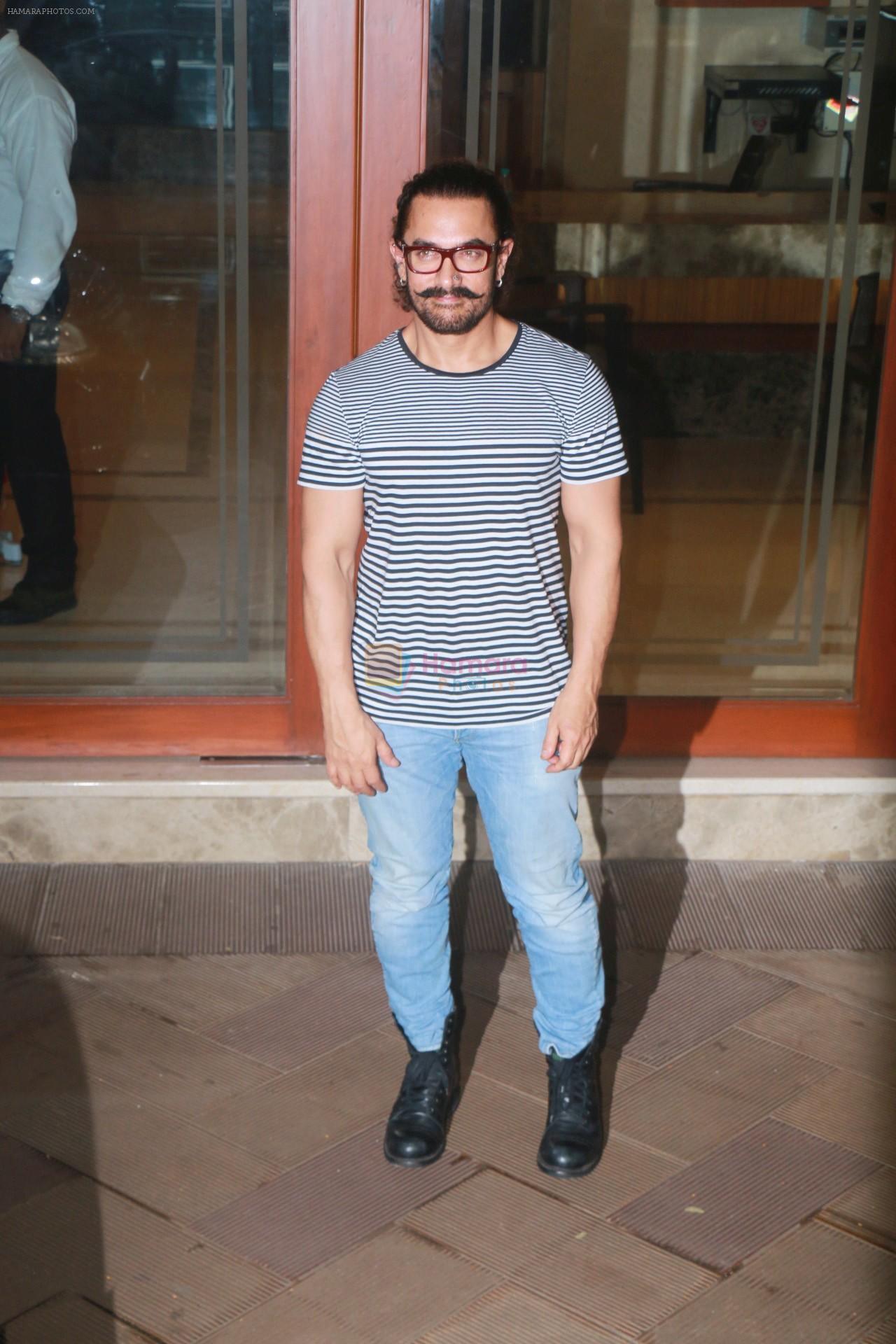 Aamir Khan at Sanjay Dutt's Diwali party on 20th Oct 2017