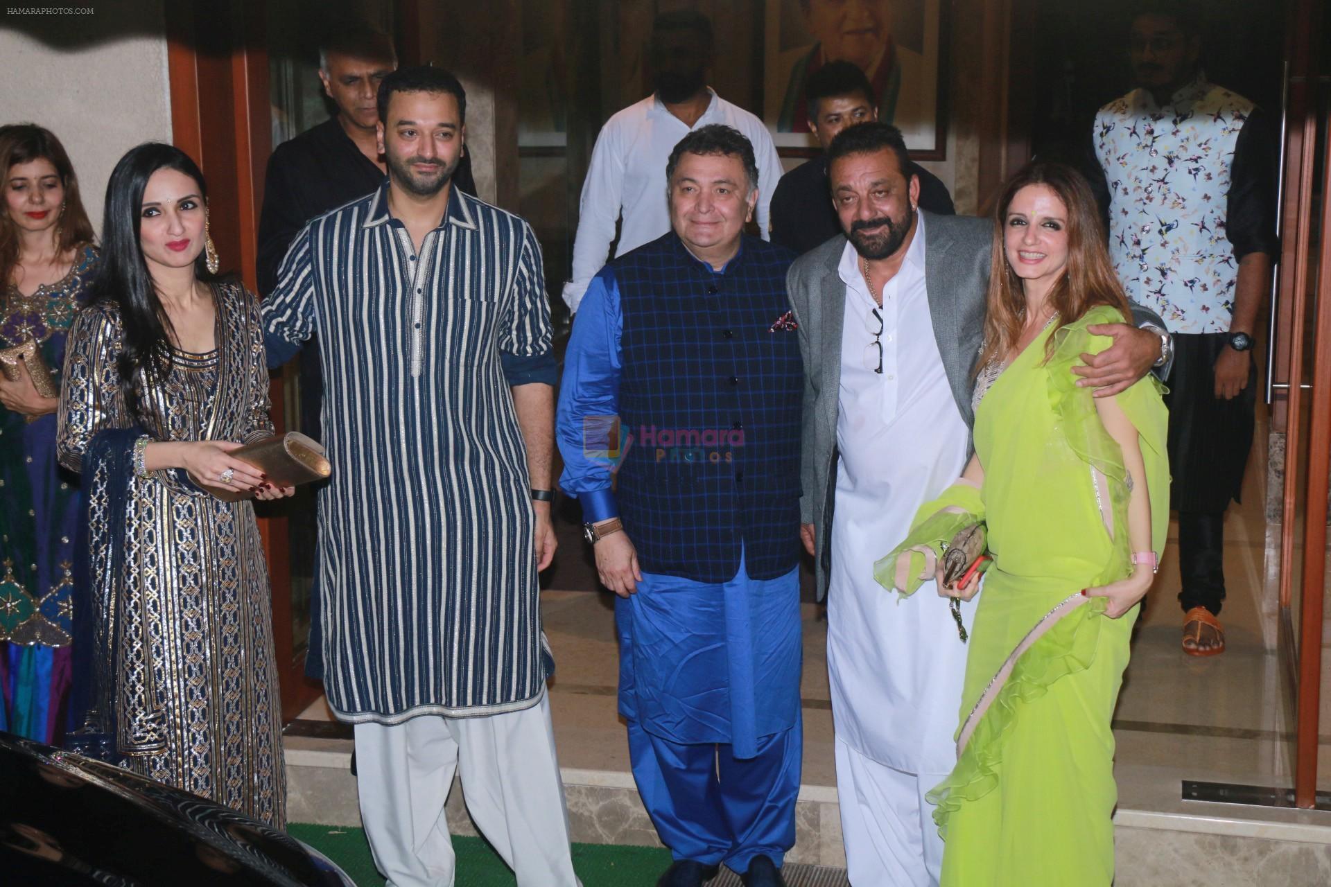 Rishi Kapoor at Sanjay Dutt's Diwali party on 20th Oct 2017
