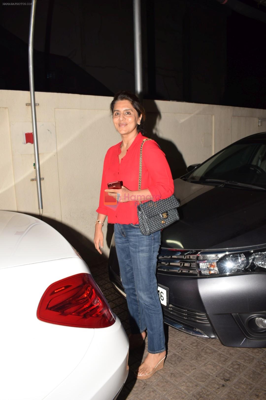 Neetu Kapoor Spotted At PVR Juhu on 22nd Oct 2017