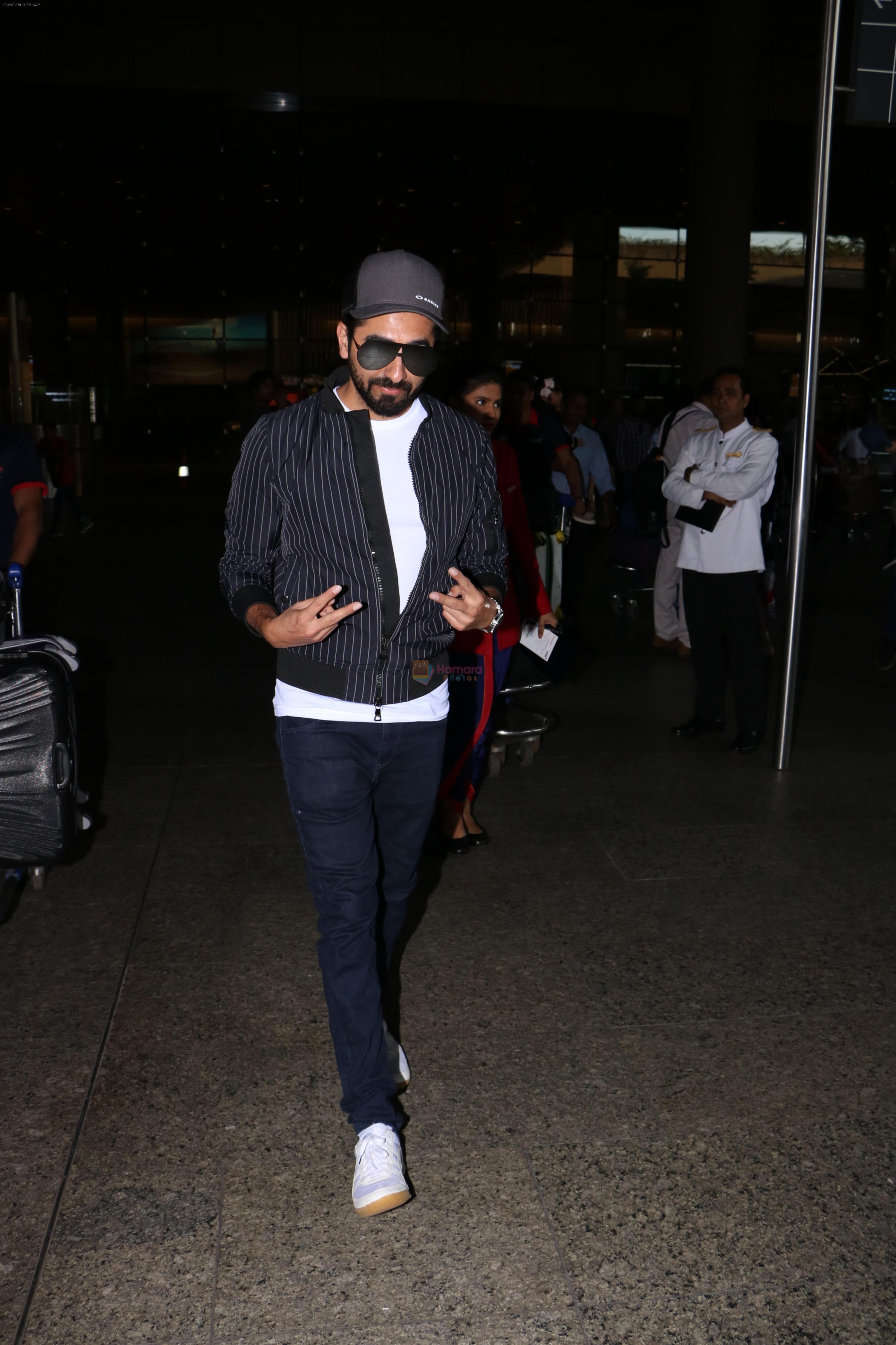Ayushman Khurana Spotted At Airport With Family on 24th Oct 2017