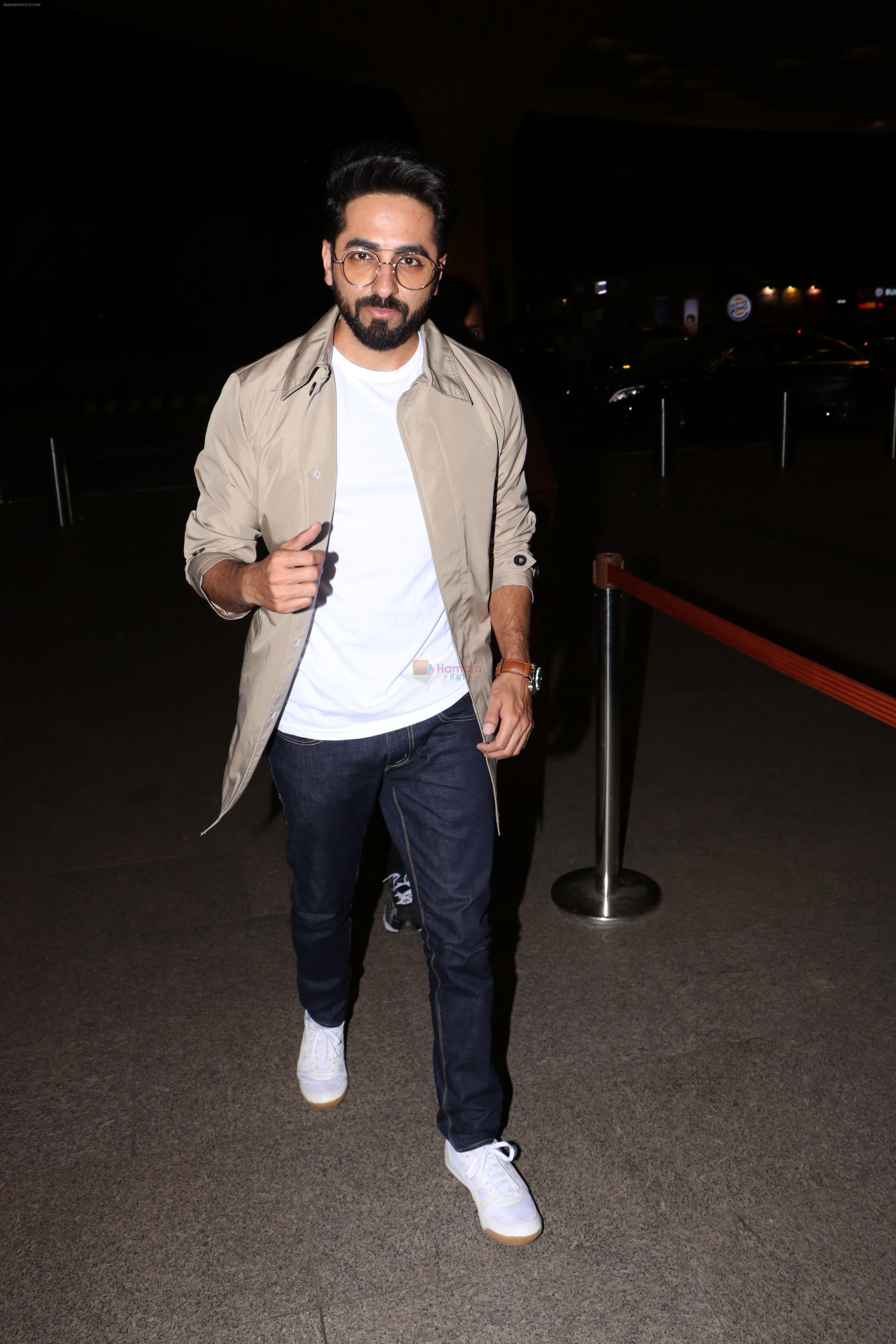 Ayushman khurana spotted at airport on 25th Oct 2017