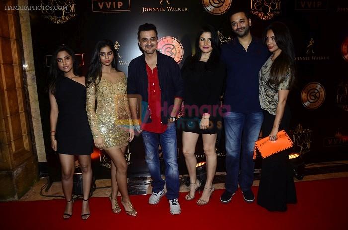 Sanjay Kapoor and friends at Gauri Khan's Halloween bash for Cirqu Le Soir on 27th Oct 2017