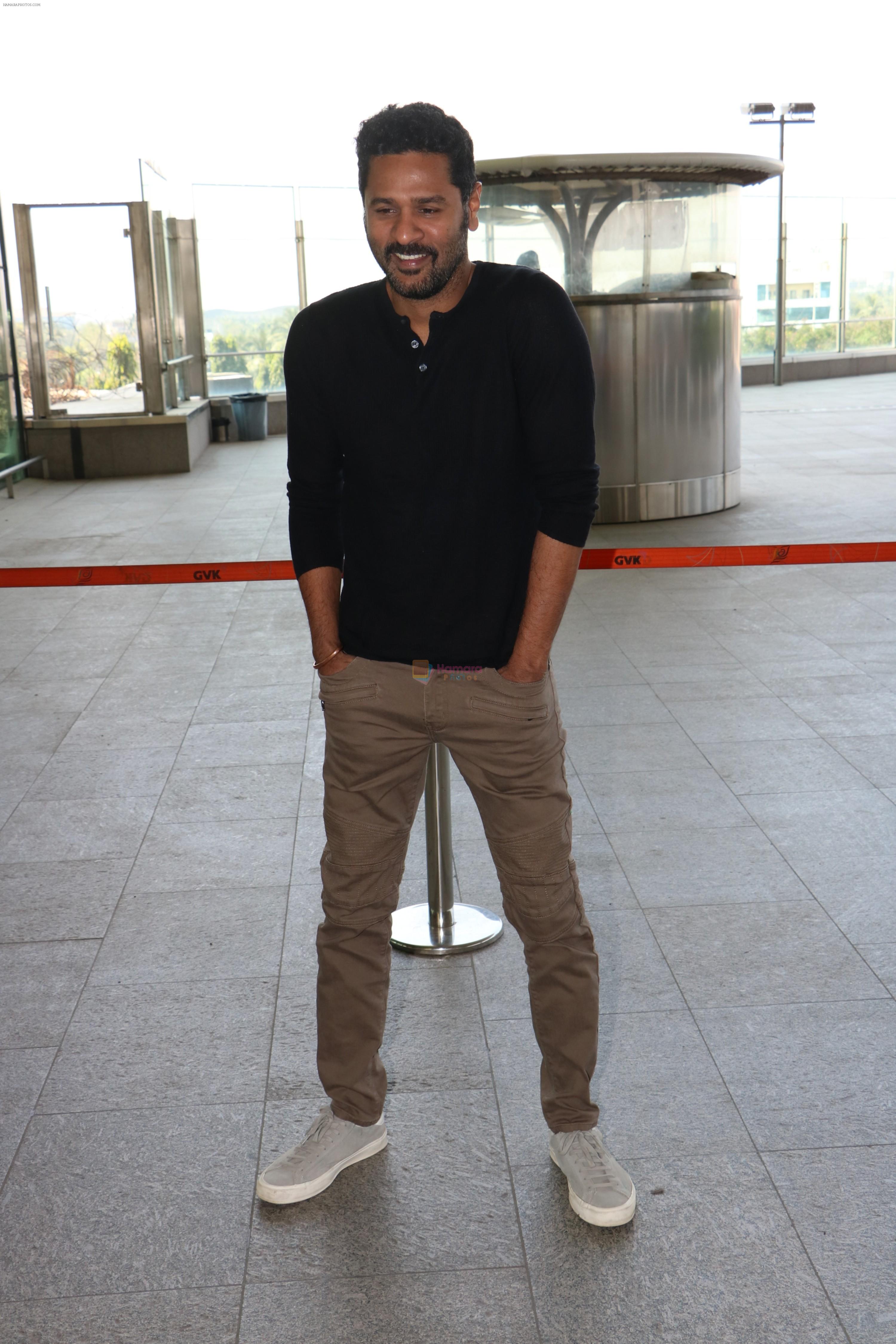Prabhu Deva Spotted At International Airport on 9th Nov 2017