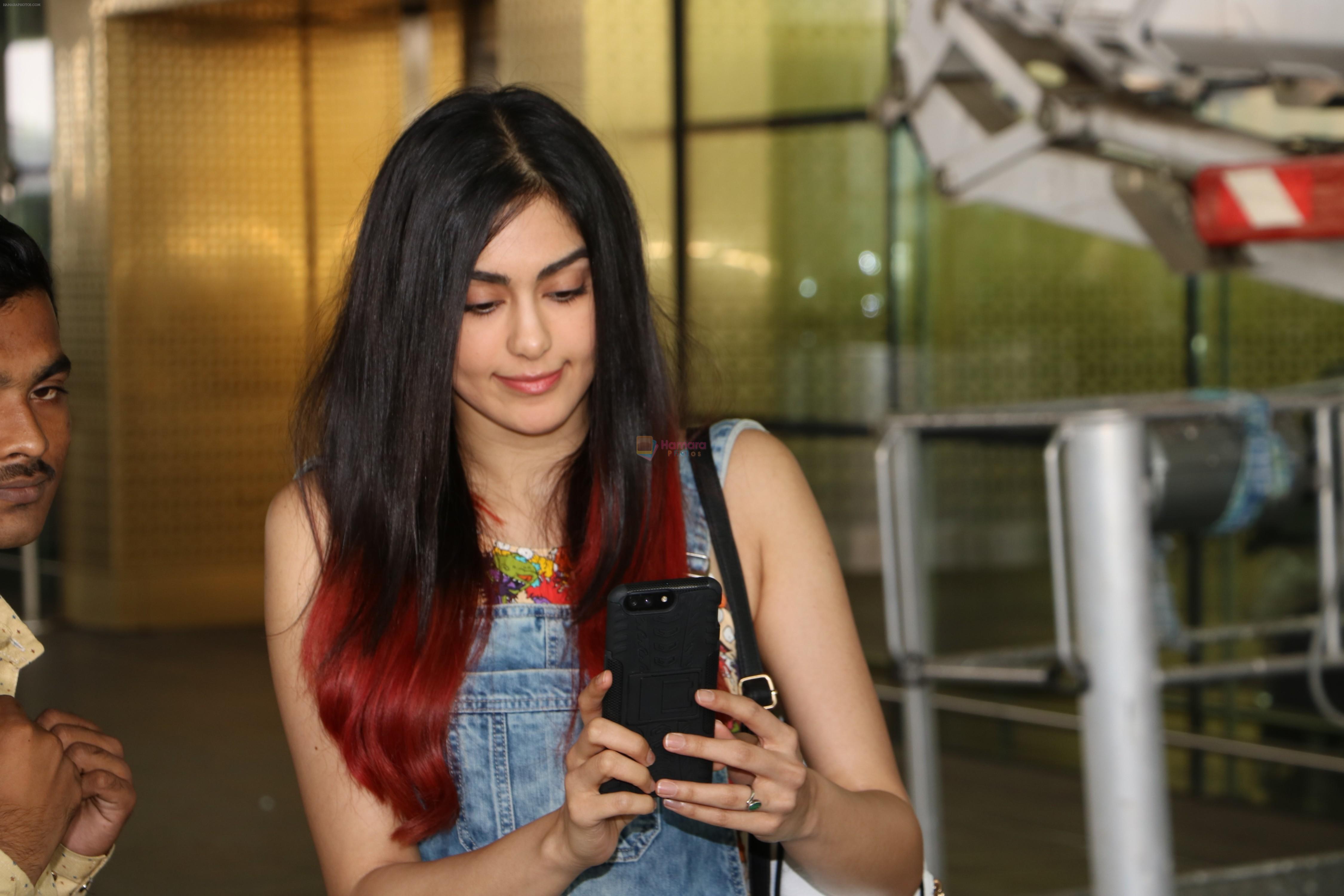 Adah Sharma Spotted At Airport on 11th Nov 2017