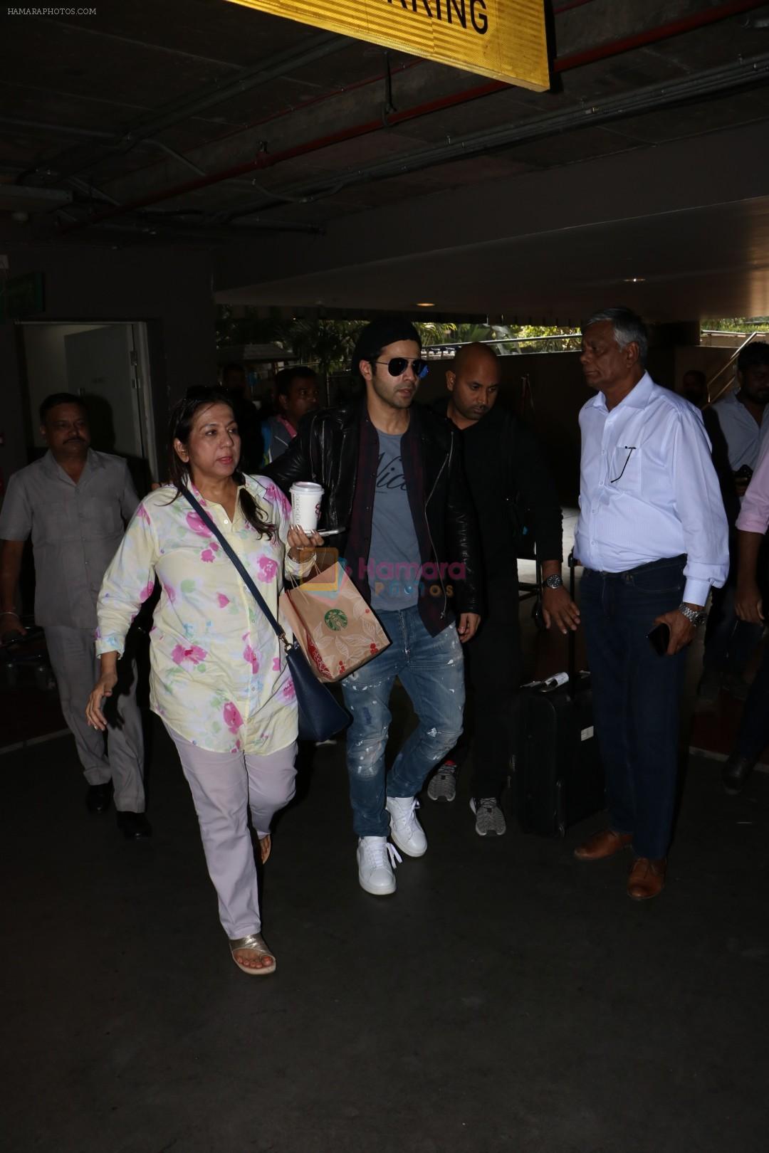 Varun Dhavan With Mom Spotted At Airport on 10th Nov 2017