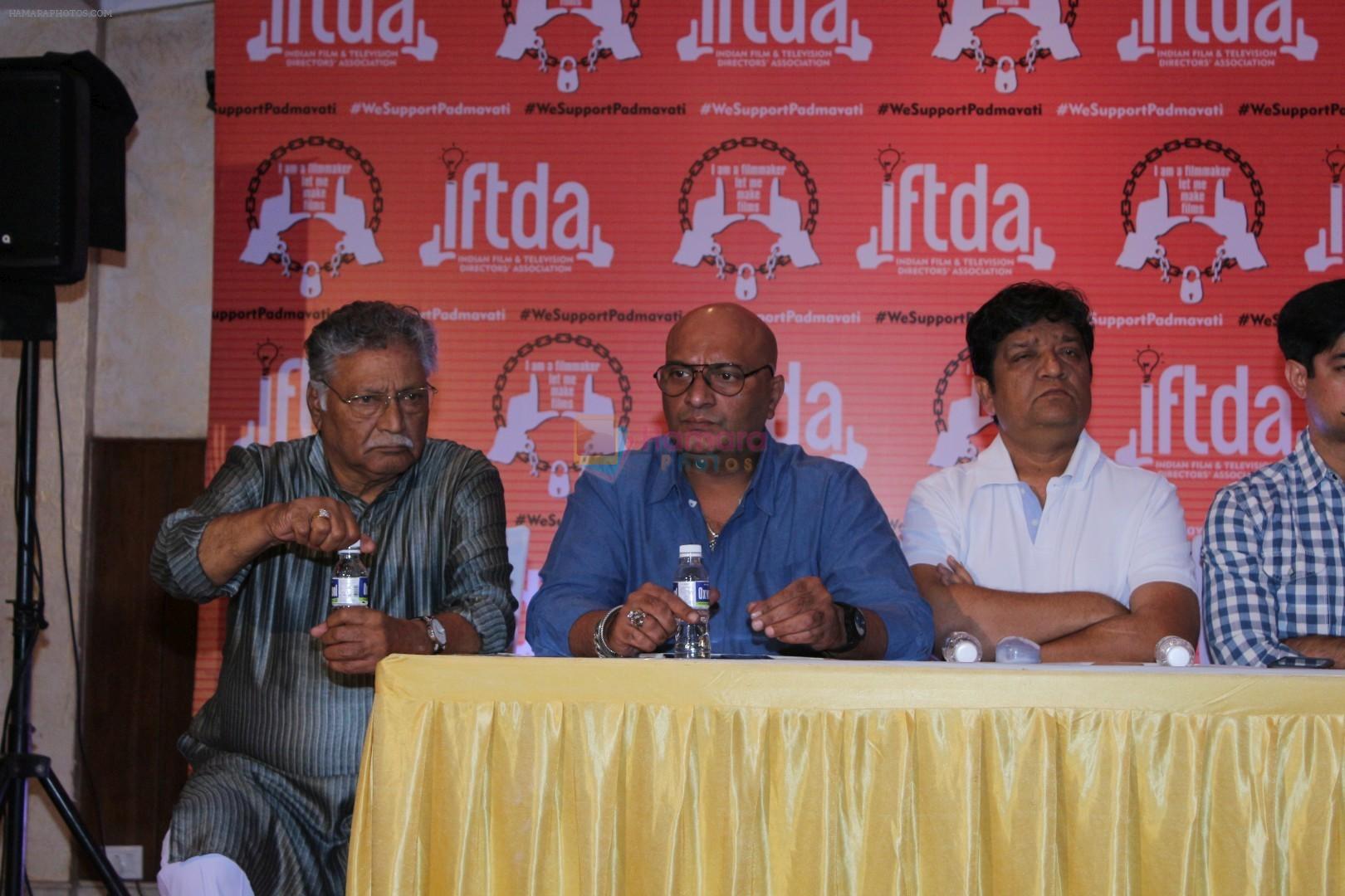 Vikram Gokhale with IFTDA Association Members Came Together To Express Solidarity Towards Sanjay Leela Bhansali on 13th Nov 2017