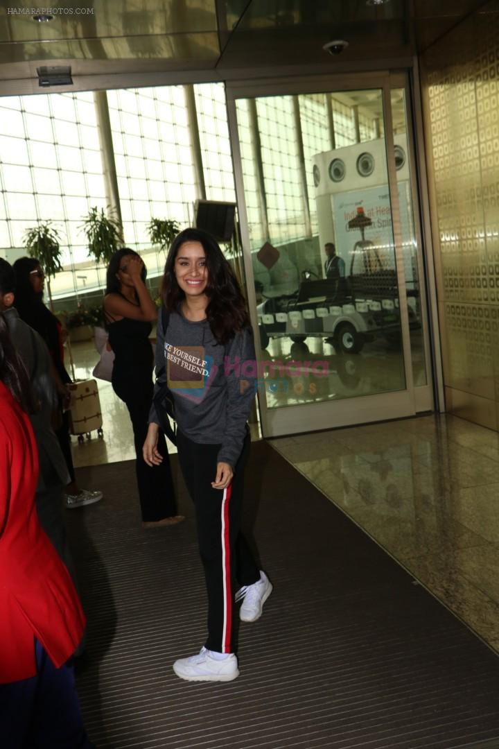 Shraddha Kapoor Spotted At Airport on 13th Nov 2017