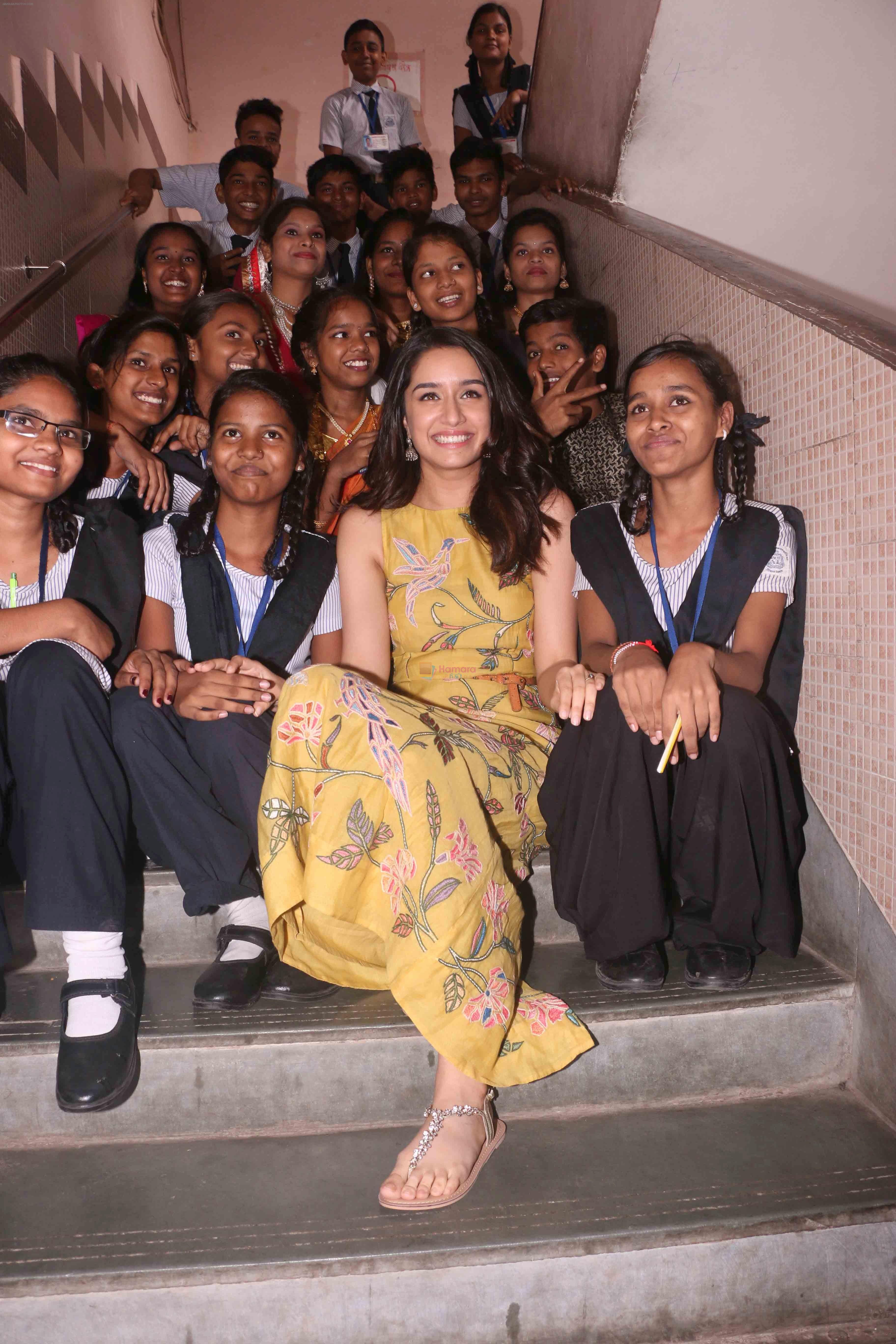 Shraddha Kapoor Visit Municipal School Spend Time With Children on 14th Nov 2017