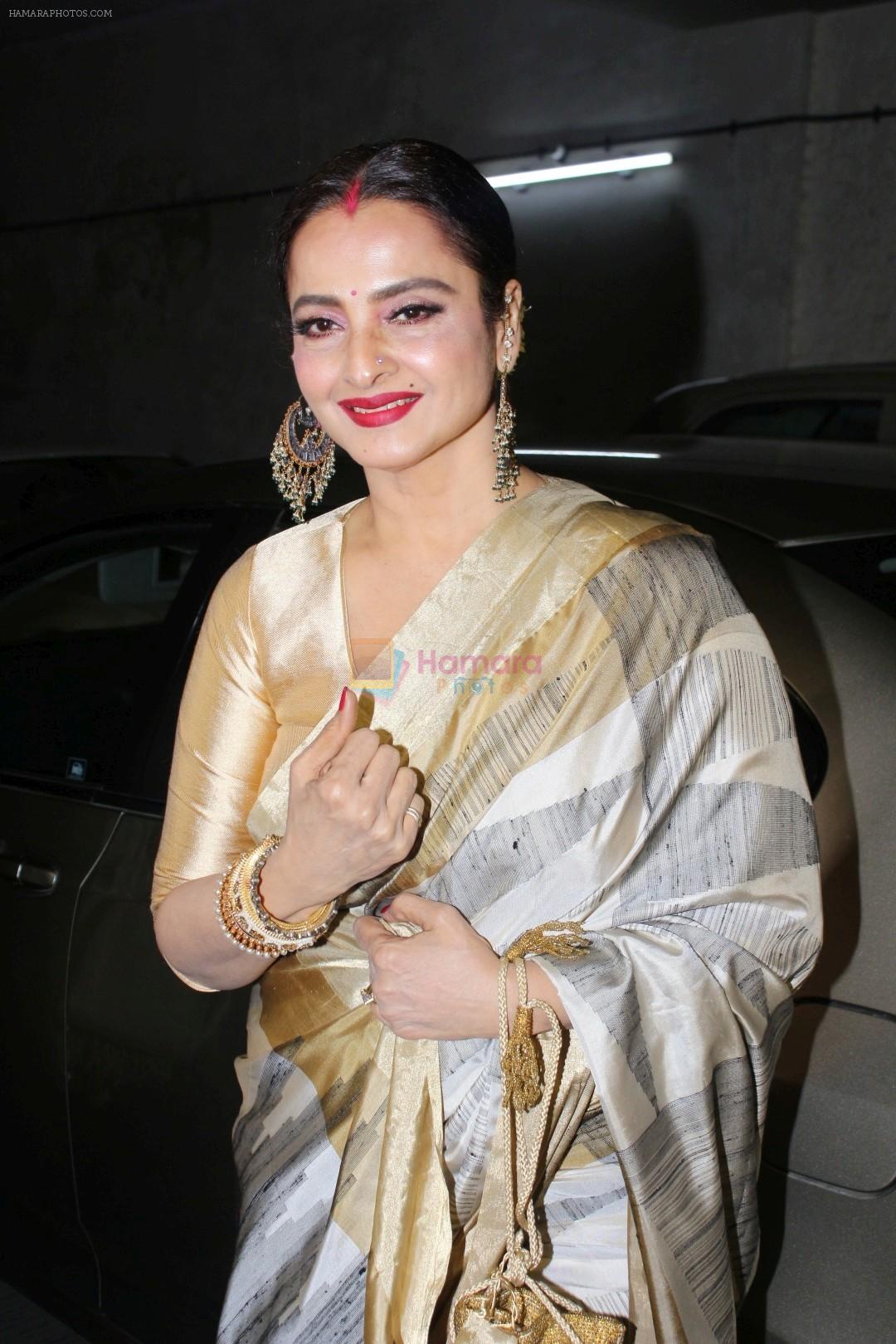 Rekha at the Red Carpet and Special Screening Of Tumhari Sulu hosted by Vidya Balan on 14th Nov 2017