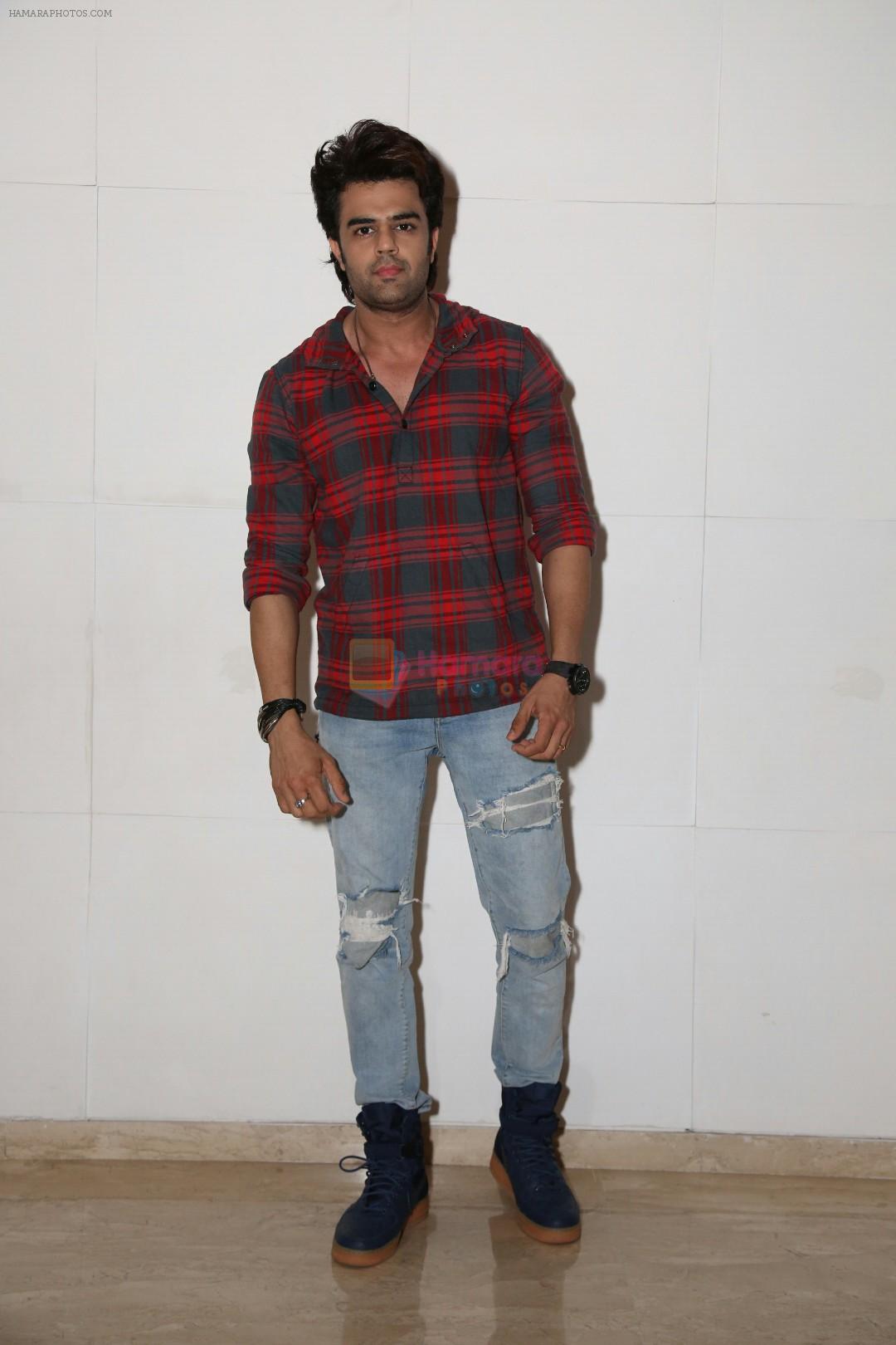 Manish Paul at a party for Ed Sheeran hosted by Farah Khan at her house on 19th Nov 2017