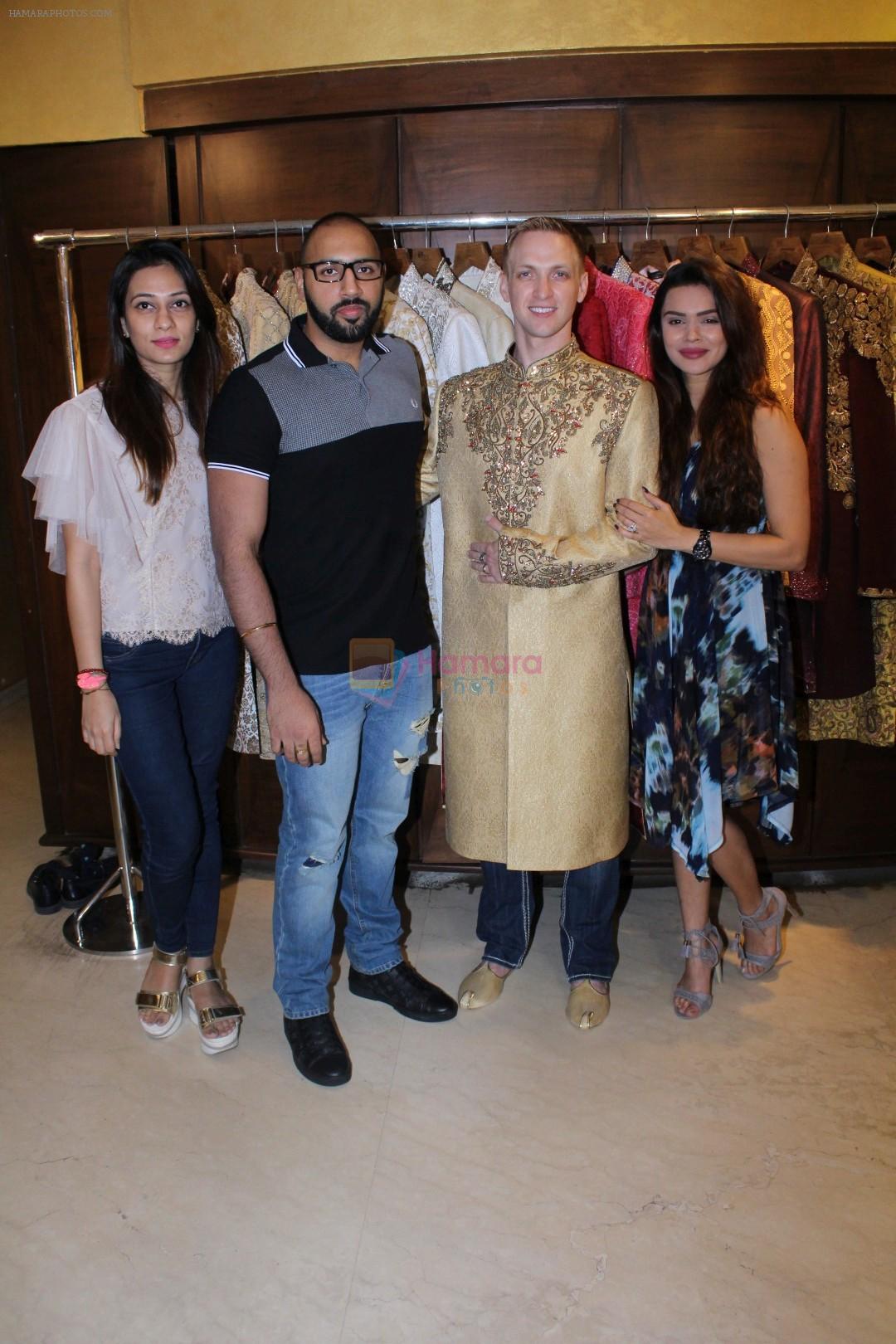 Aashka Goradia, Brent Goble at the Designer Duo Pawan & Pranav designs Wedding Outfit for Brent Goble on 22nd Nov 2017
