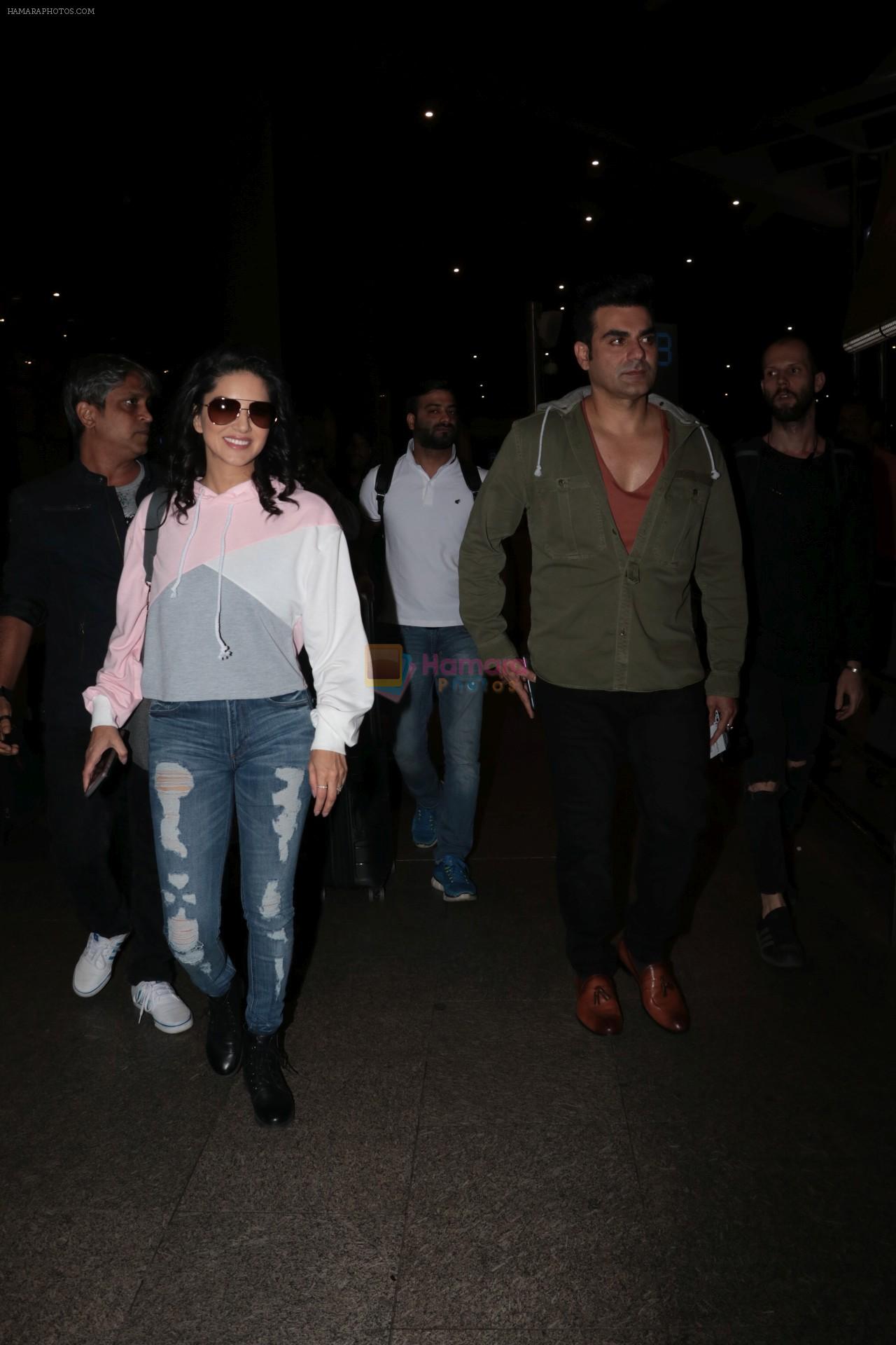 Arbaaz Khan, Sunny Leone Spotted At Airport on 23rd Nov 2017