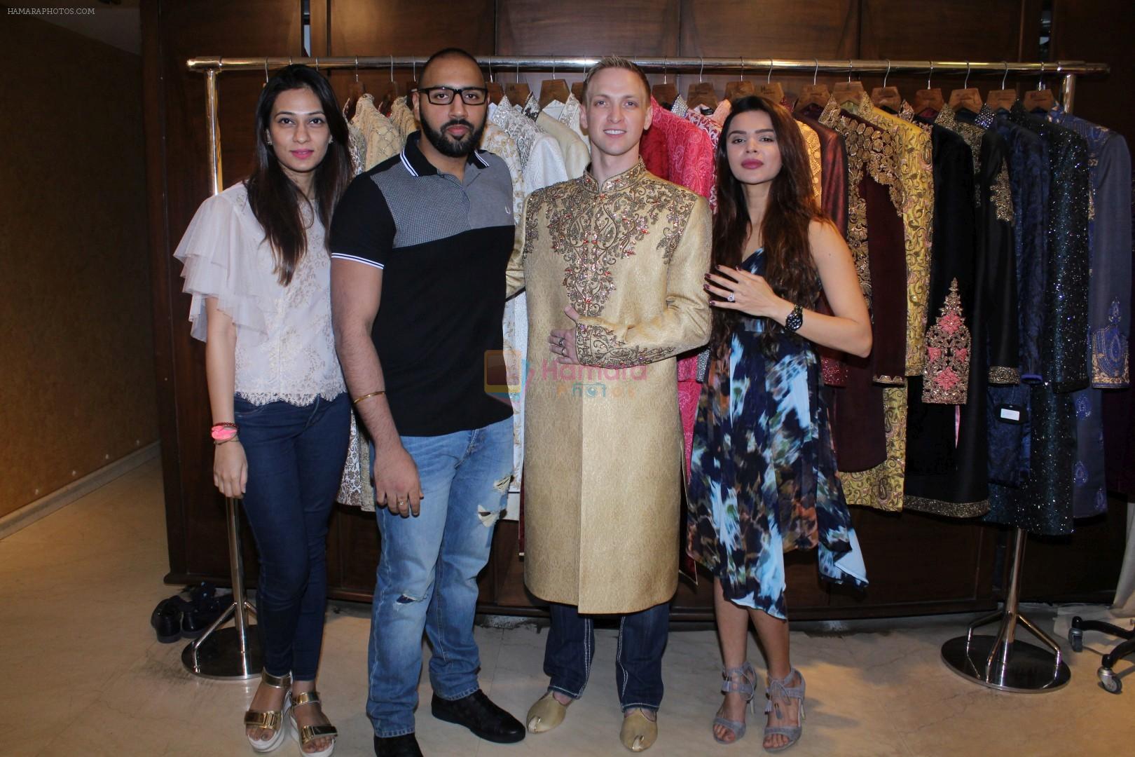 Aashka Goradia, Brent Goble at the Designer Duo Pawan & Pranav designs Wedding Outfit for Brent Goble on 22nd Nov 2017