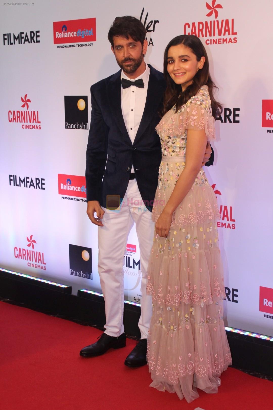 Hrithik Roshan, Alia Bhatt at the Red Carpet Of Filmfare Glamour & Style Awards on 1st Dec 2017