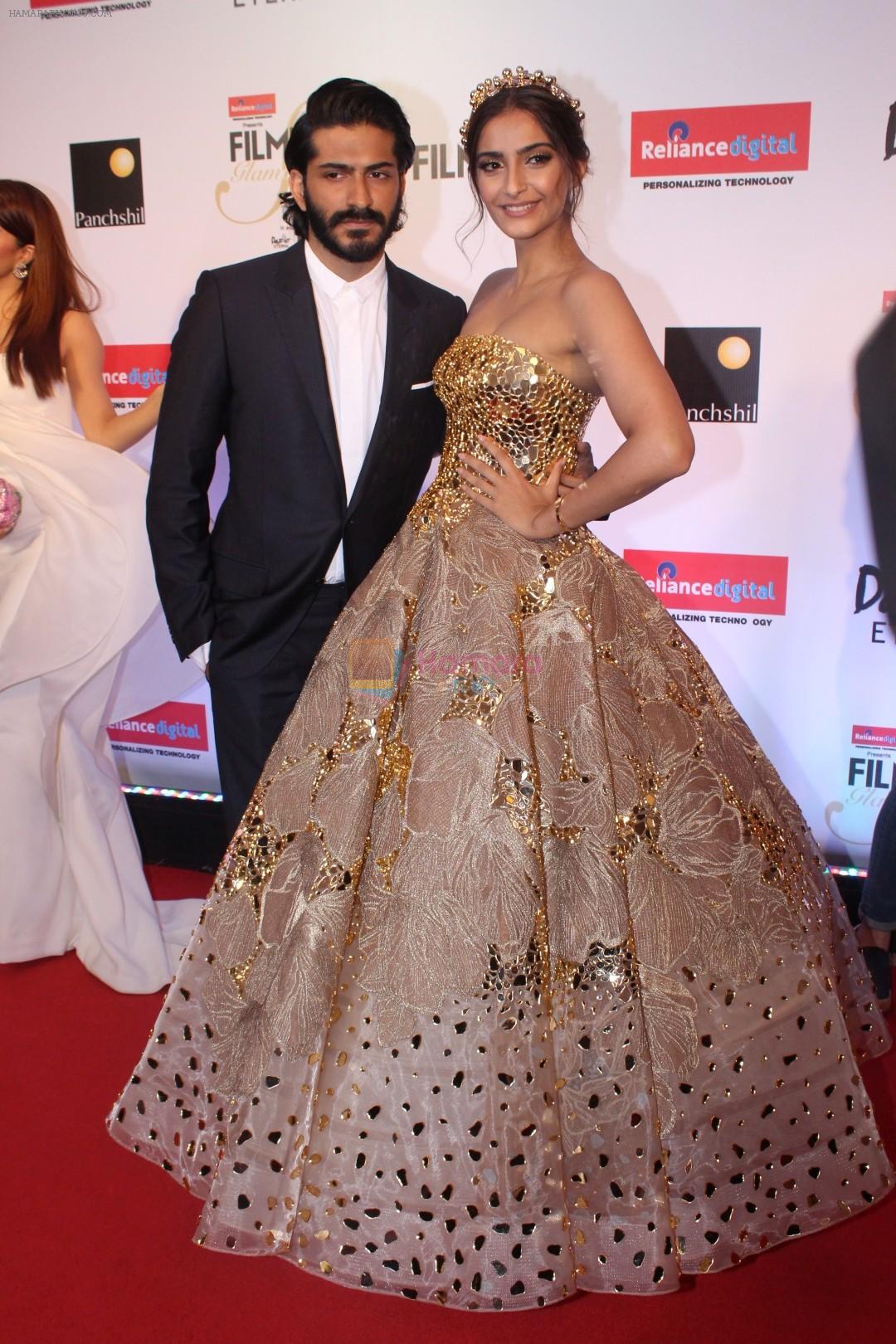 Sonam Kapoor, Harshvardhan Kapoor at the Red Carpet Of Filmfare Glamour & Style Awards on 1st Dec 2017