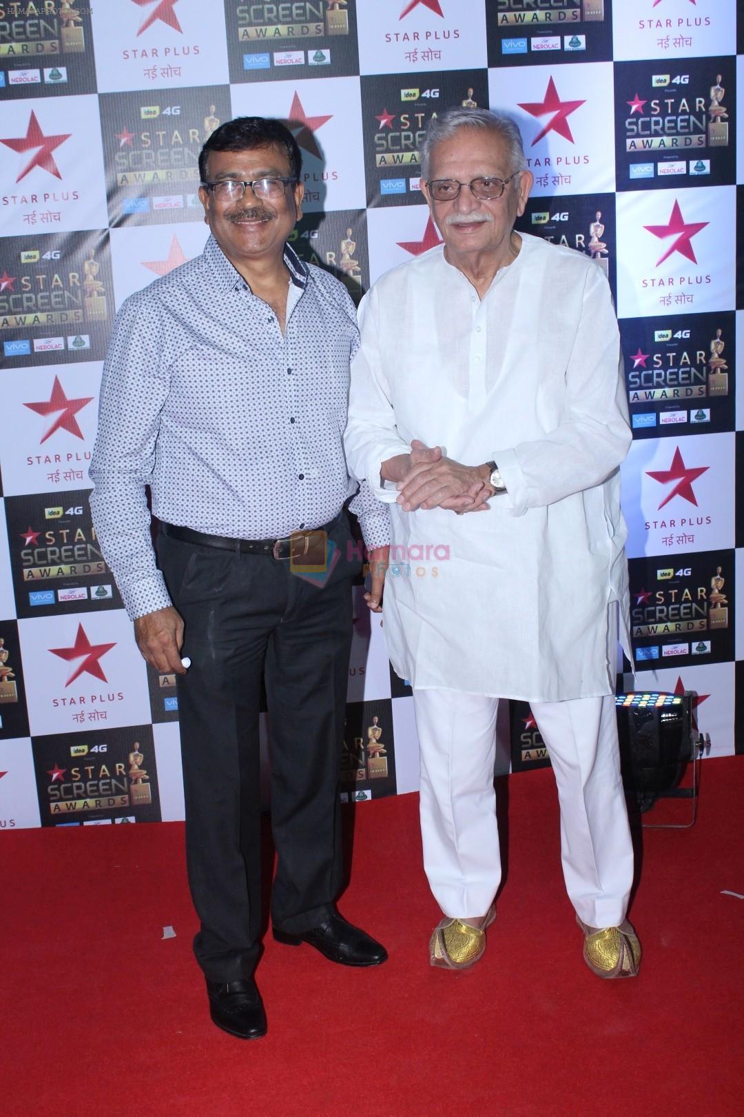 Gulzar at the Red Carpet of Star Screen Awards in Mumbai on 3rd Dec 2017