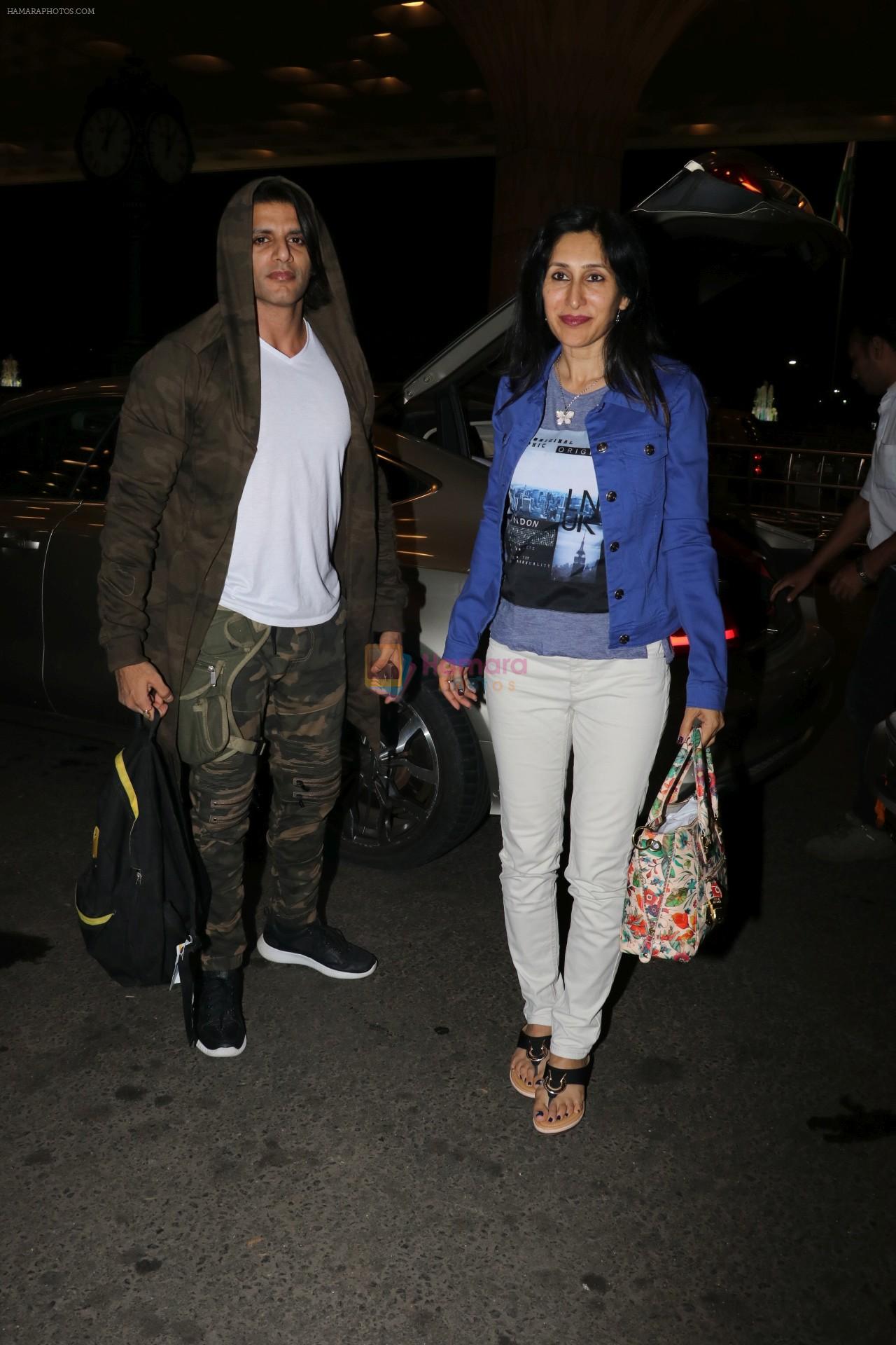 Karanvir Bohra With Wife Teejay Sidhu Spotted At Airport on 6th Dec 2017