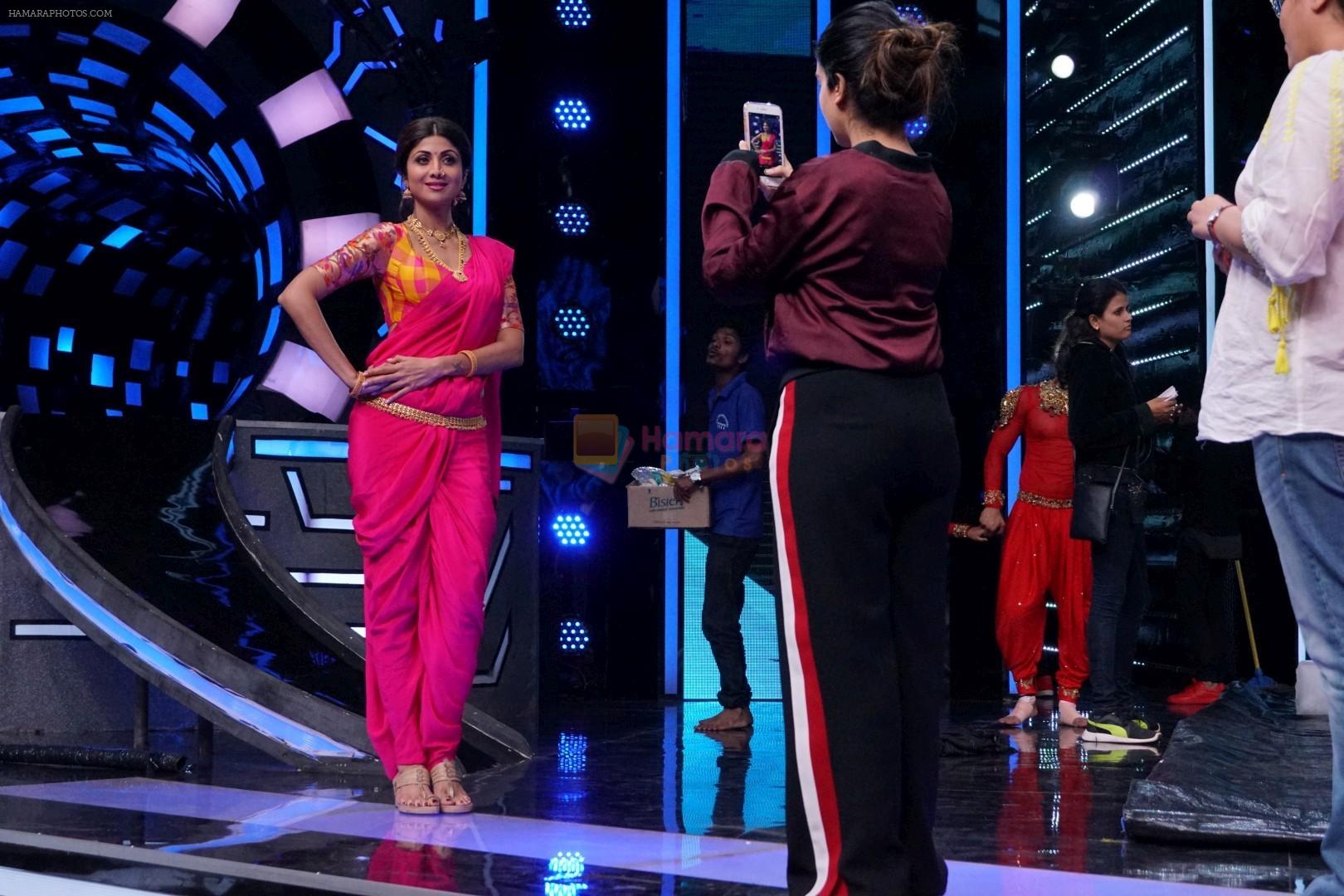 Shilpa Shetty on the sets of Super Dancer Chapter 2 on 11th Dec 2017
