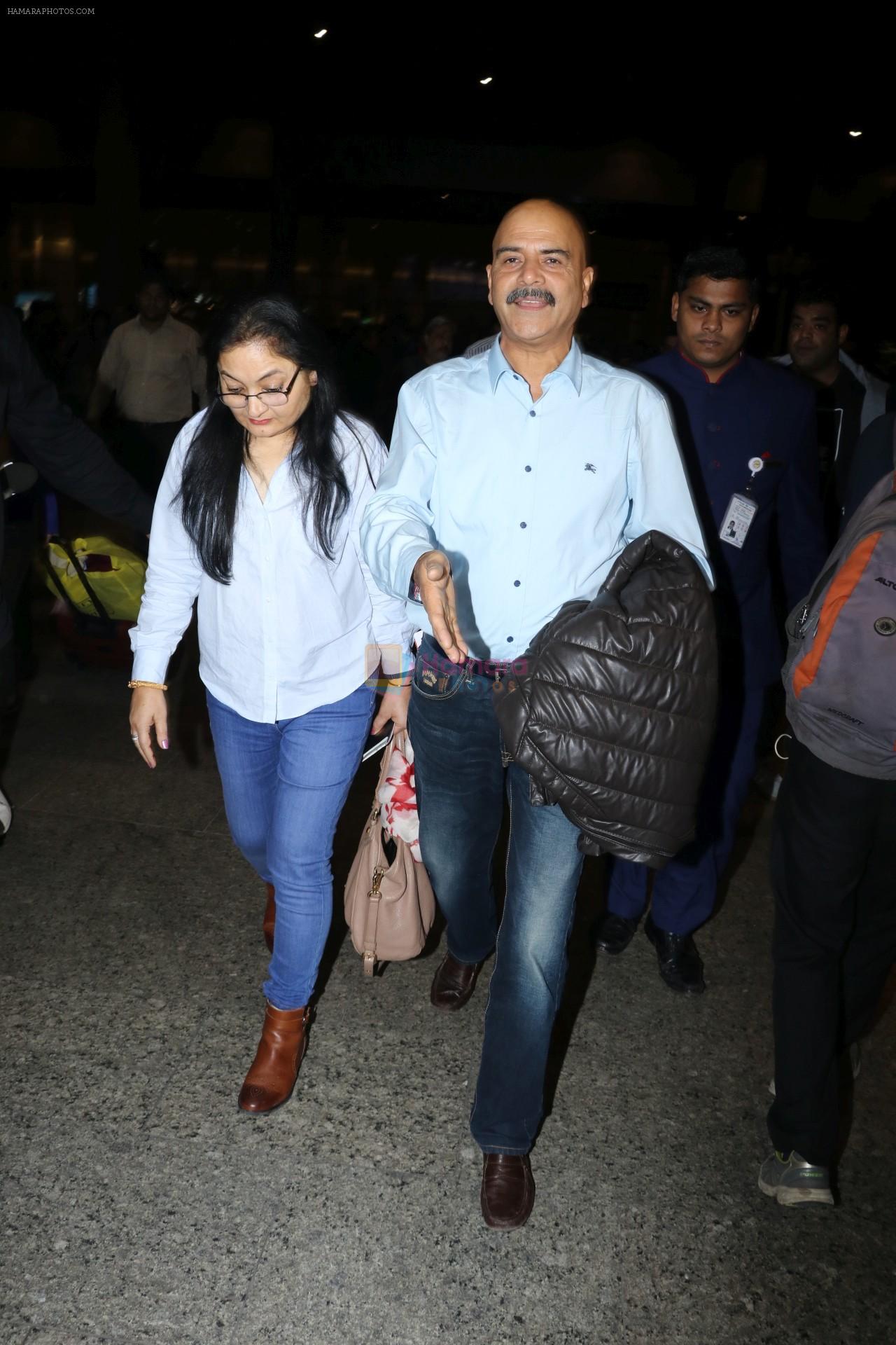 Anushka Sharma Family Spotted At Airport on 13th Oct 2017