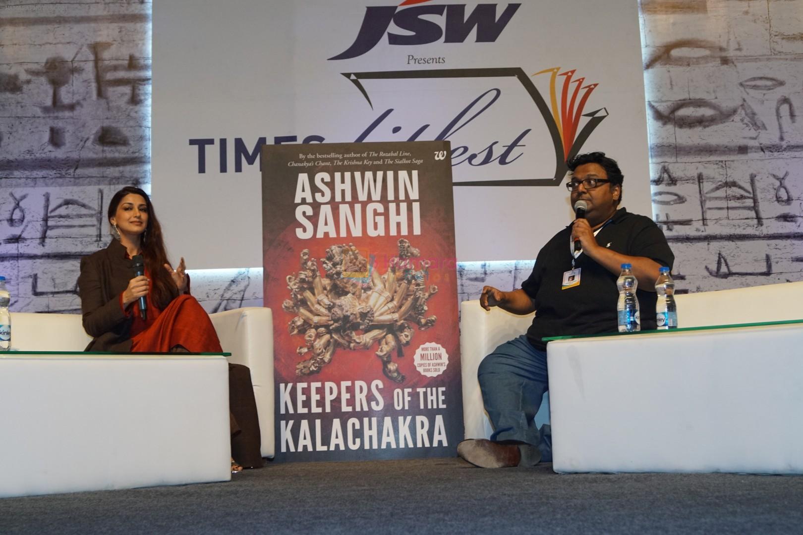 Sonali Bendre at the Book Launch Of Bharat Series- Keepers Of The Kalachakra by Ashwin Sanghi in Times Litfest on 16th Dec 2017