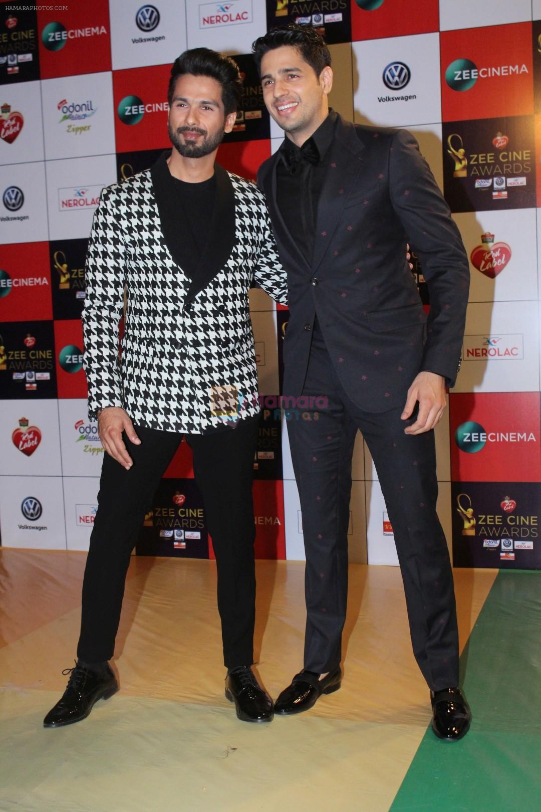 Sidharth Malhotra at the Red Carpet Event Of Zee Cine Awards 2018 on 19th Dec 2017