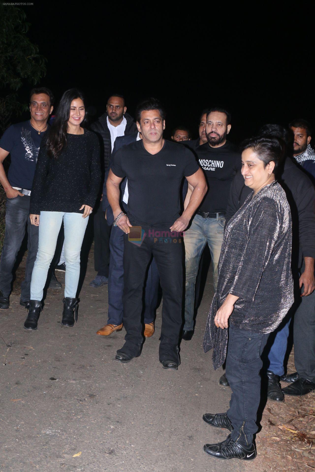 Salman Khan celebrates birthday at his panvel farmhouse on 26th Dec 2017