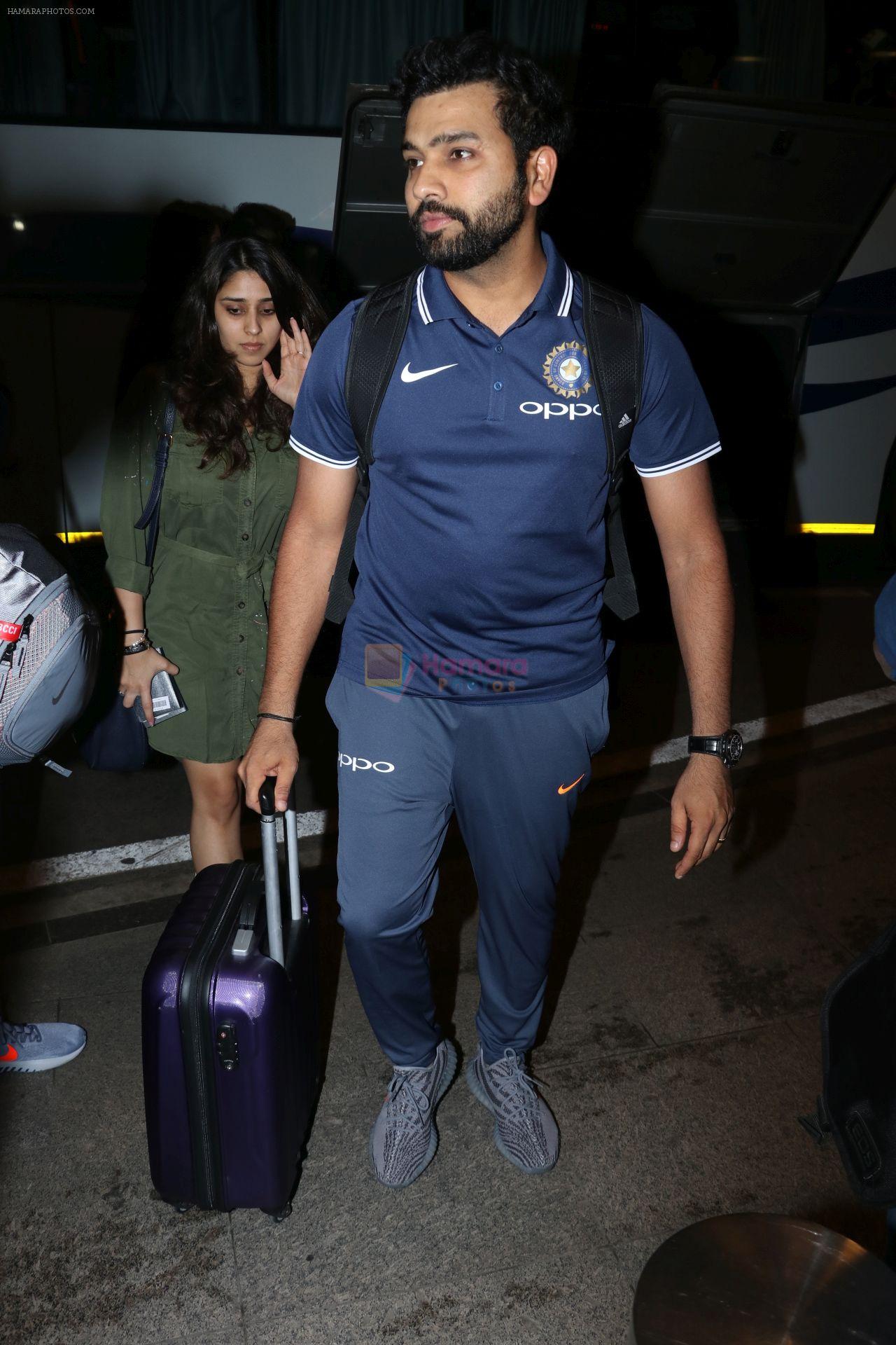 Rohit Sharma spotted at Airport on 27th Dec 2017