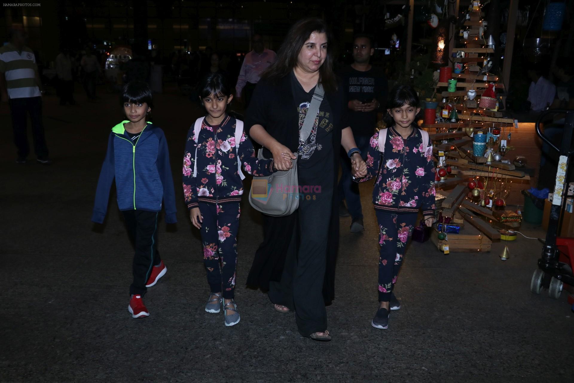 Farah Khan Spotted At Airport on 1st Jan 2018