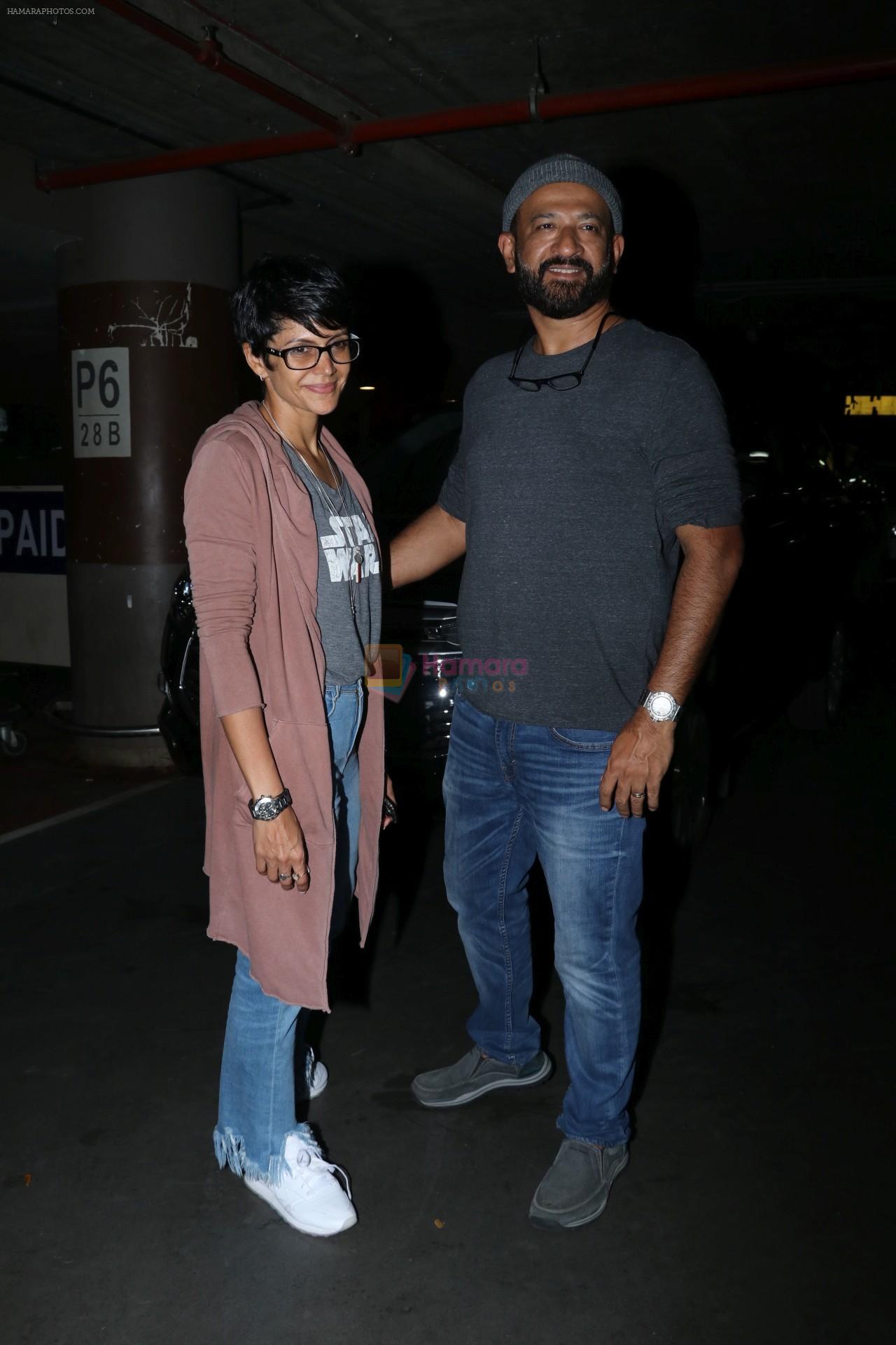 Mandira Bedi, Husband Raj Kaushal Spotted At Airport on 5th Jan 2018