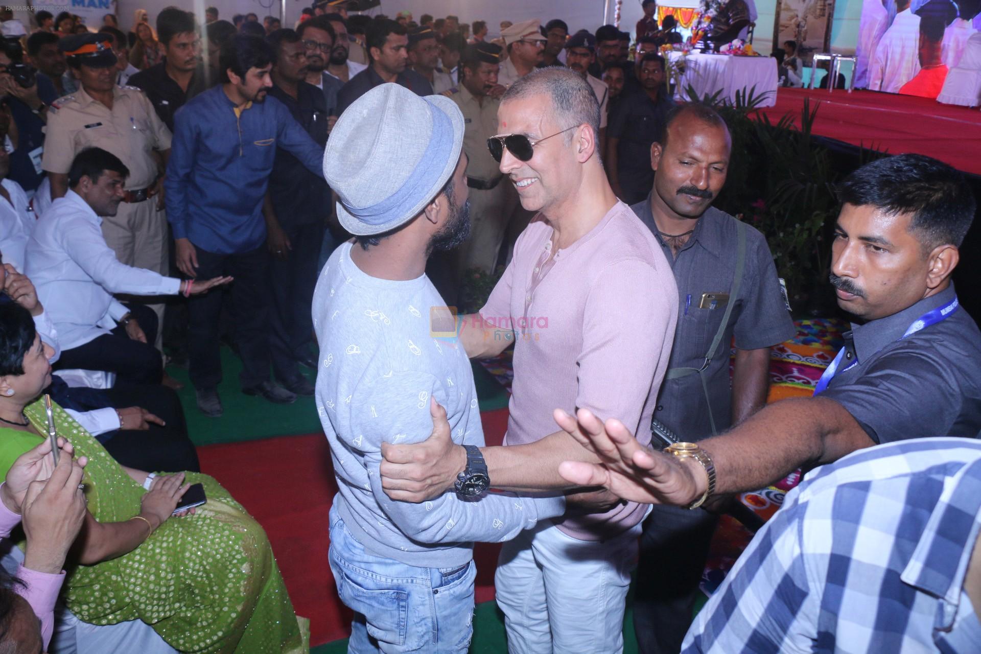 Akshay Kumar, Remo D Souza At Versova Festival 2018 on 20th Jan 2018