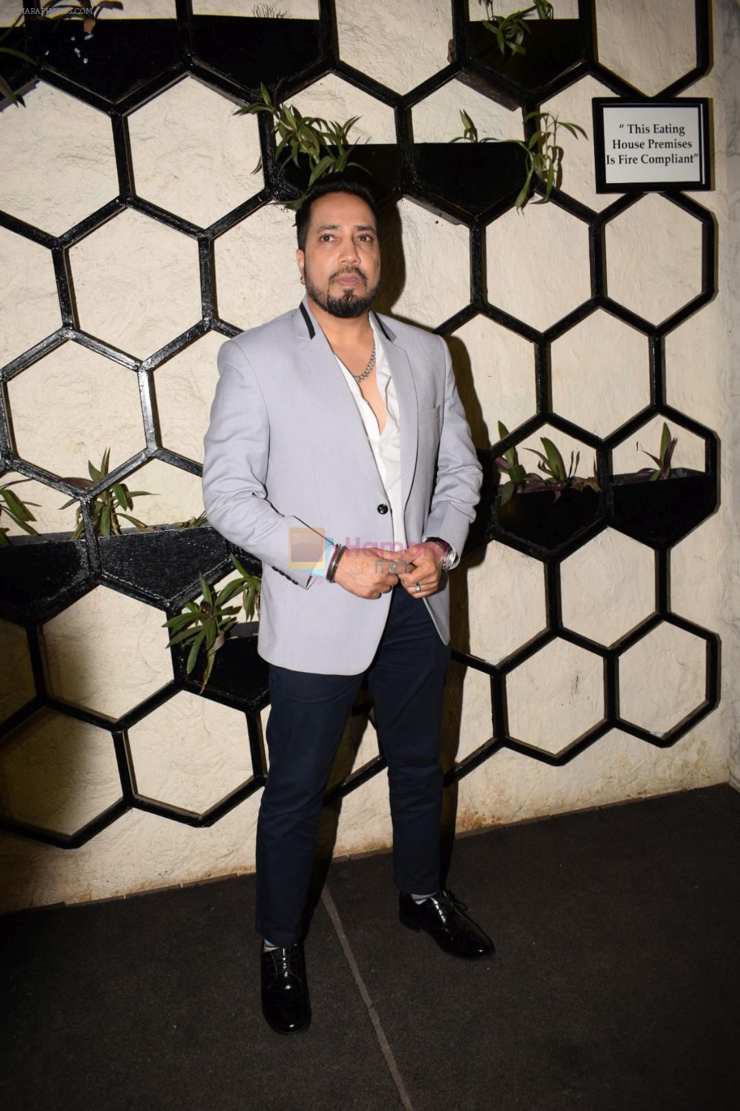 Mika Singh at Actor Varun Sharma Birthday Party on 4th Feb 2018