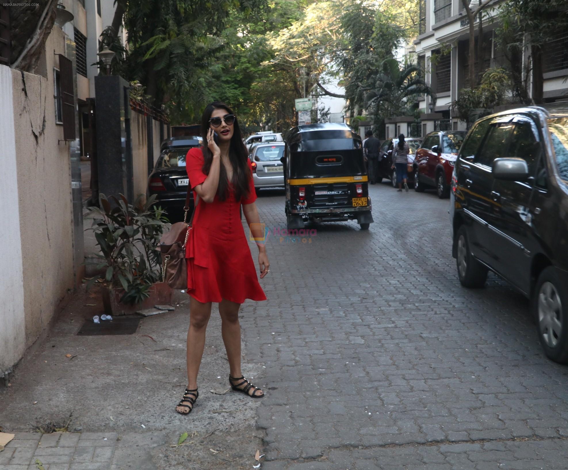 Pooja Hegde Spotted At Dinesh Vijan's Maddok Production's Office in Khar on 12th Feb 2018