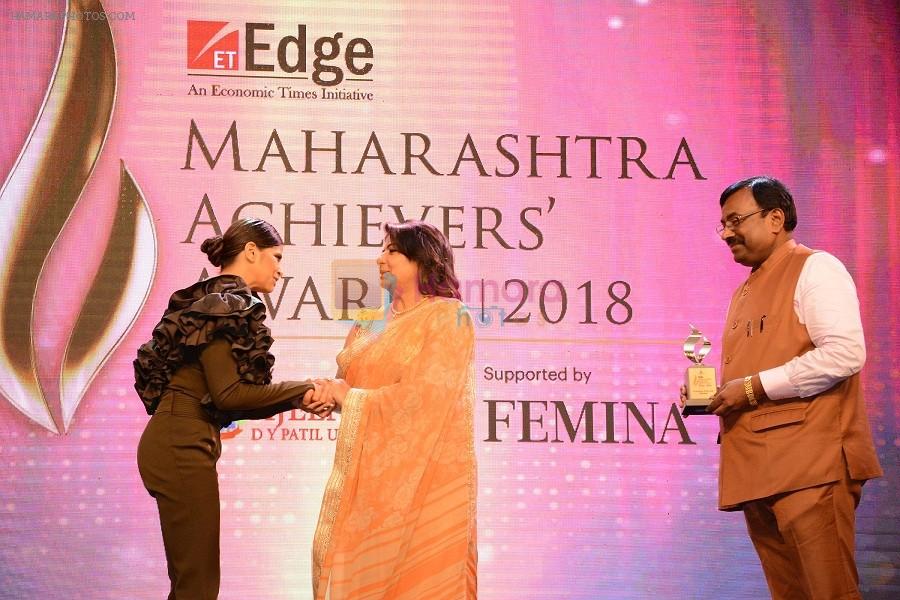 Sai Tamhankar, Dr Madhu Chopra at ET Edge Maharashtra Achievers Awards 2018