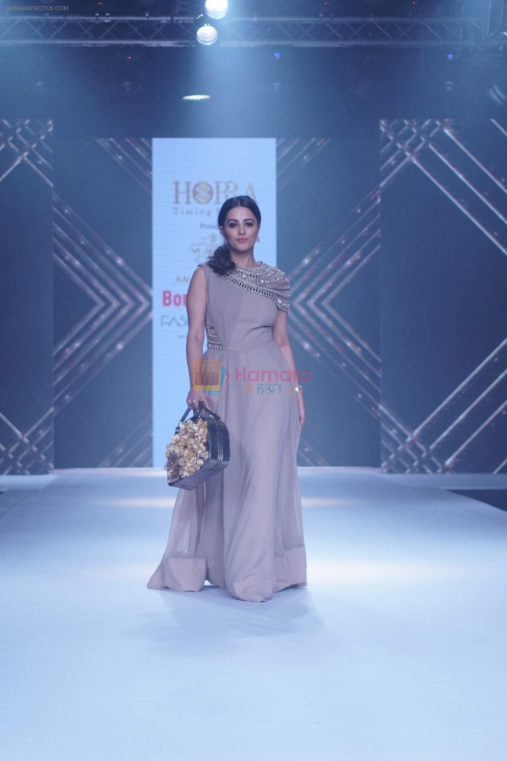 Anita Hassanandani Showstopper For Designer Asif Merchant (Horra) At Bombay Times Fashion Week on 1st April 2018