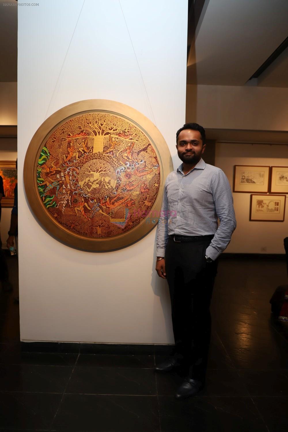 Sarjan Shah at the inauguration of Seema Kohli Art Show What A Body Remembers on 6th April 2018