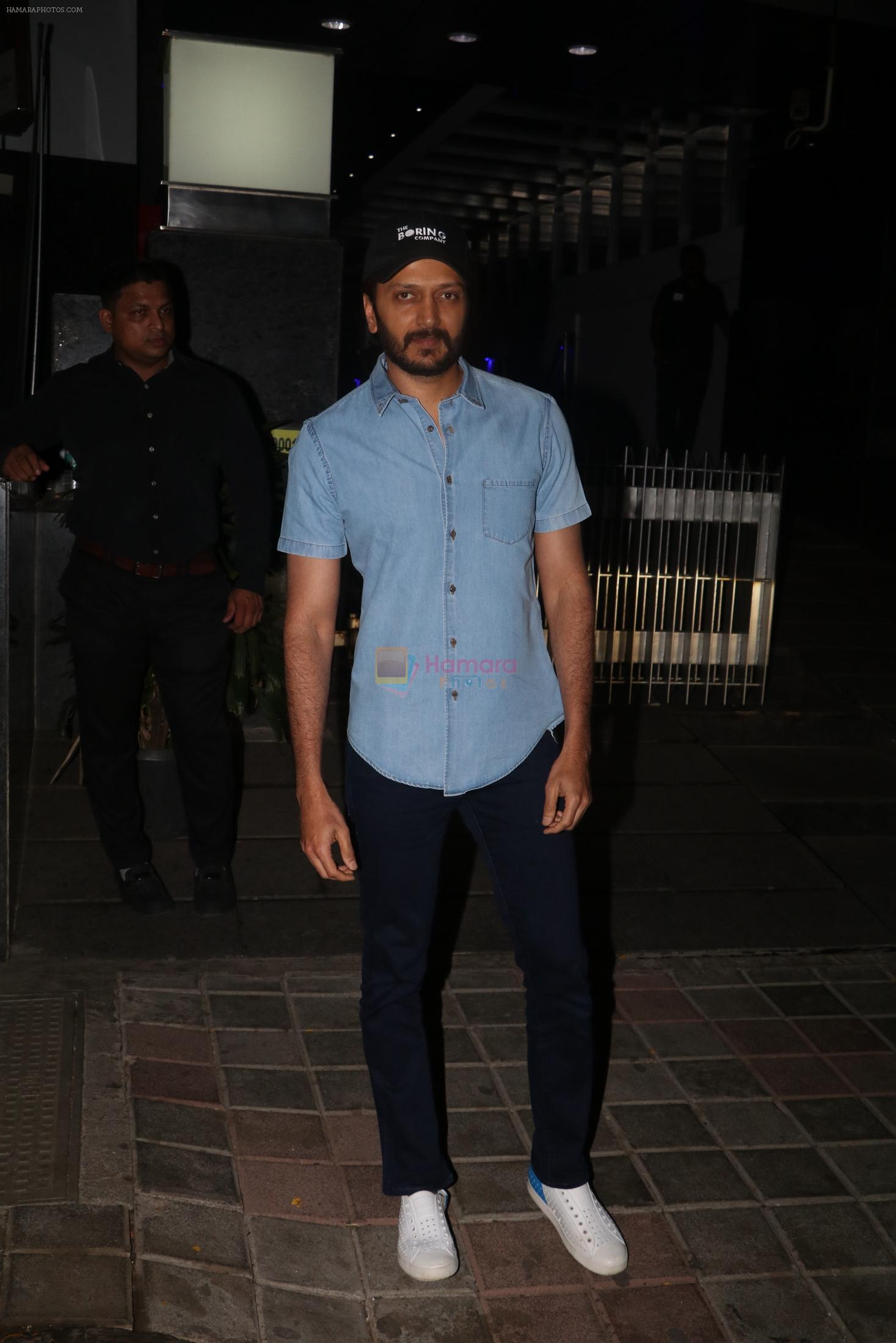 Riteish Deshmukh Spotted At A Restaurant In Bandra on 6th April 2018